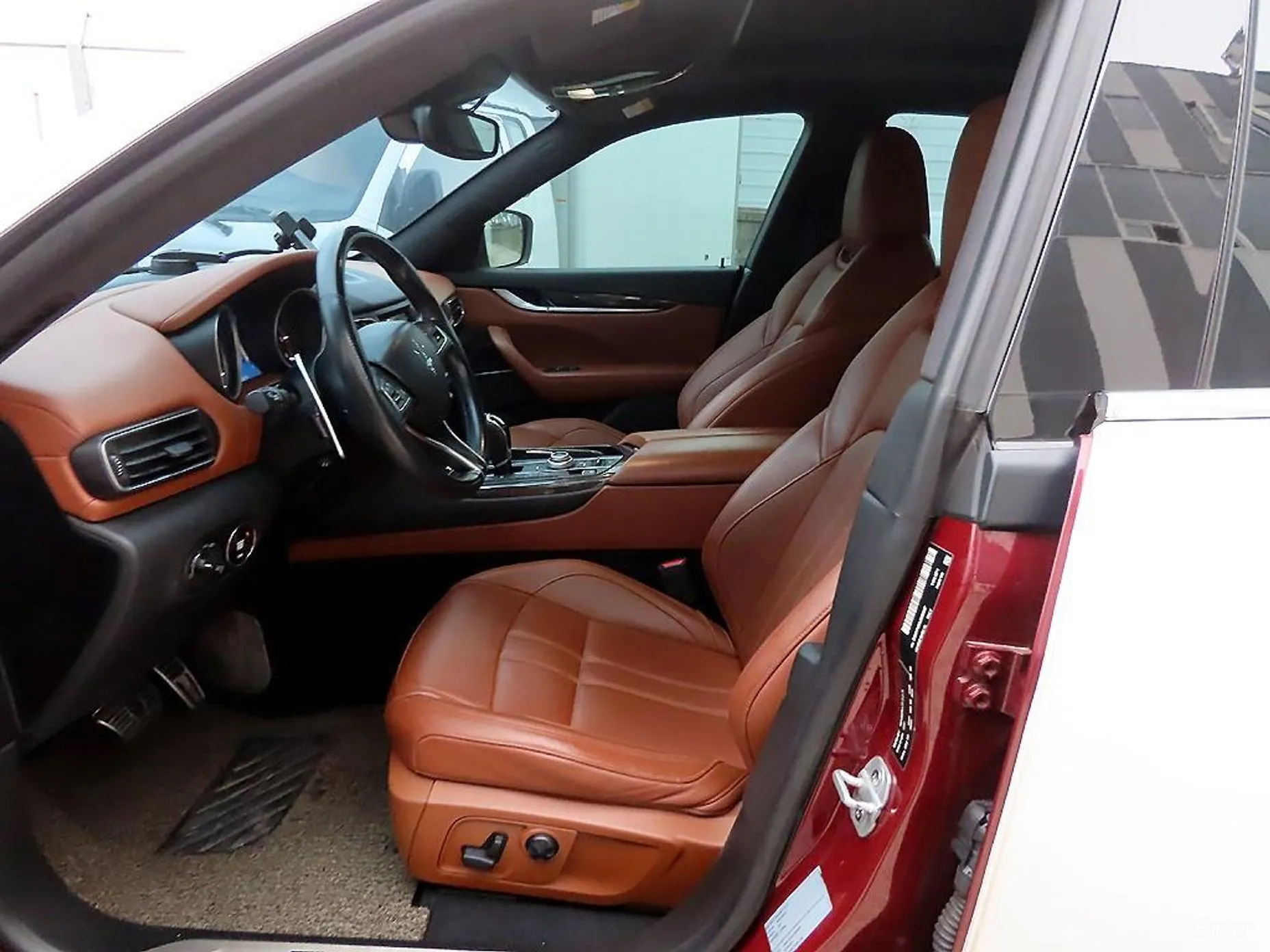 Maserati Levante превью 5
