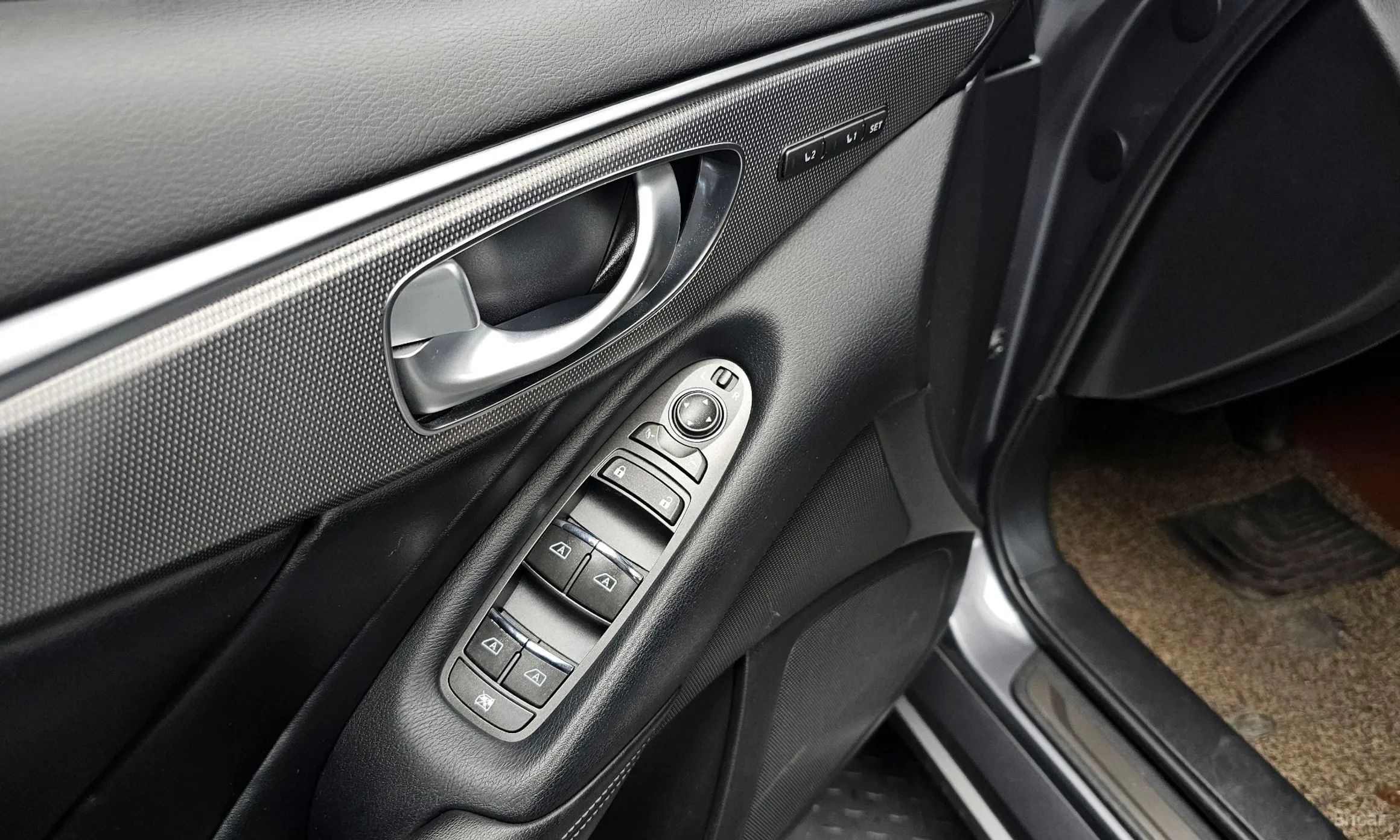 Infiniti Q50 превью 17