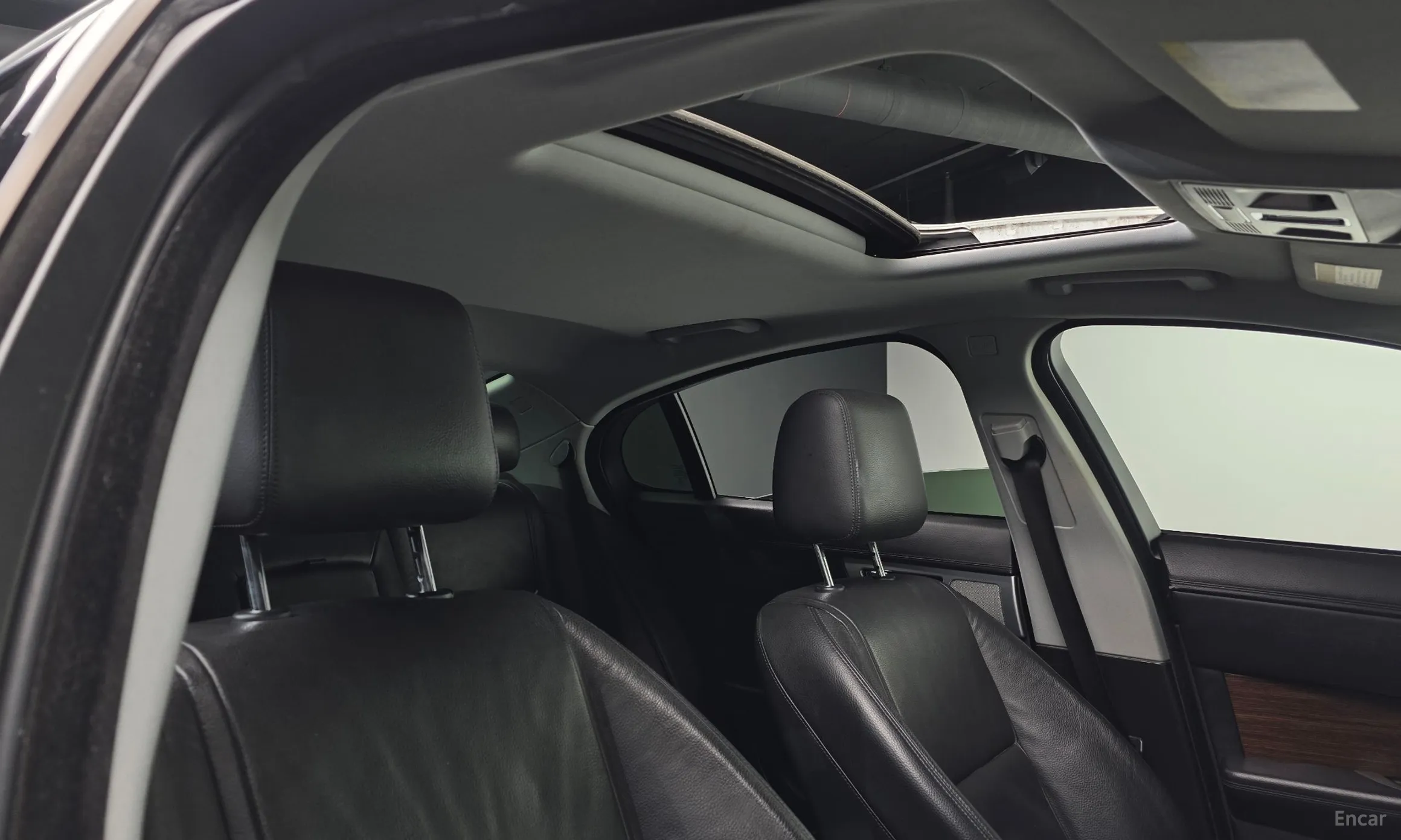 Jaguar New XF превью 18