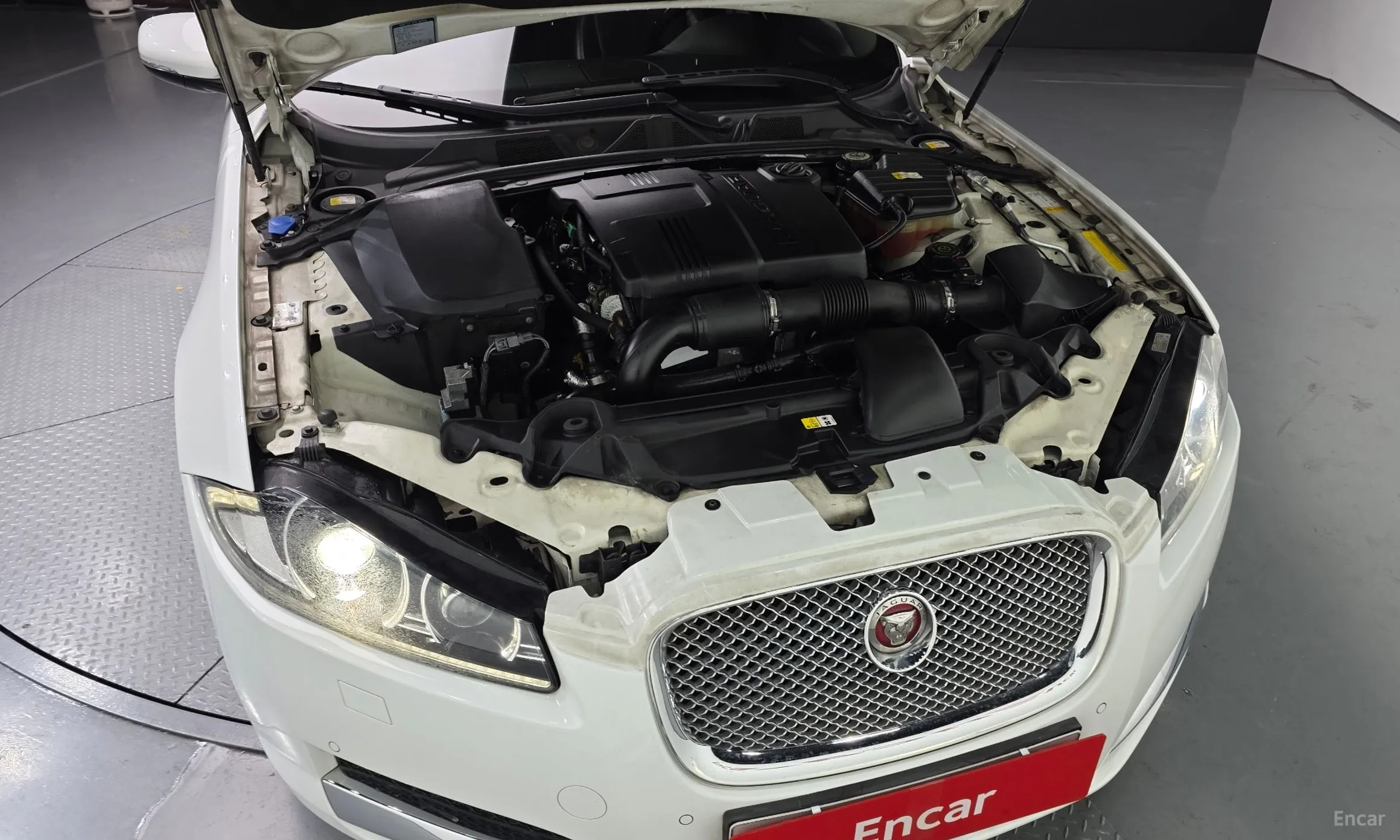 Jaguar New XF превью 6