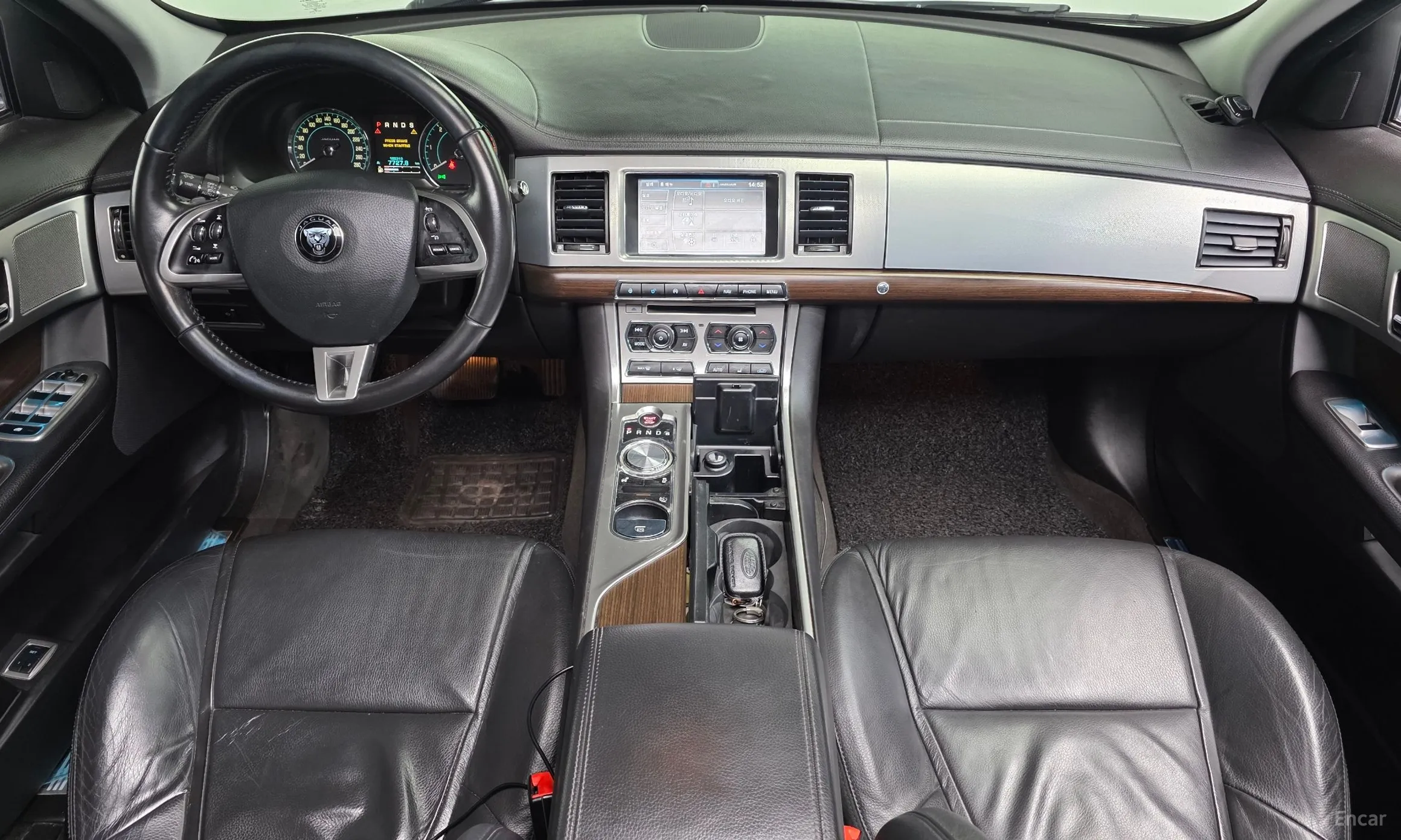 Jaguar New XF превью 7