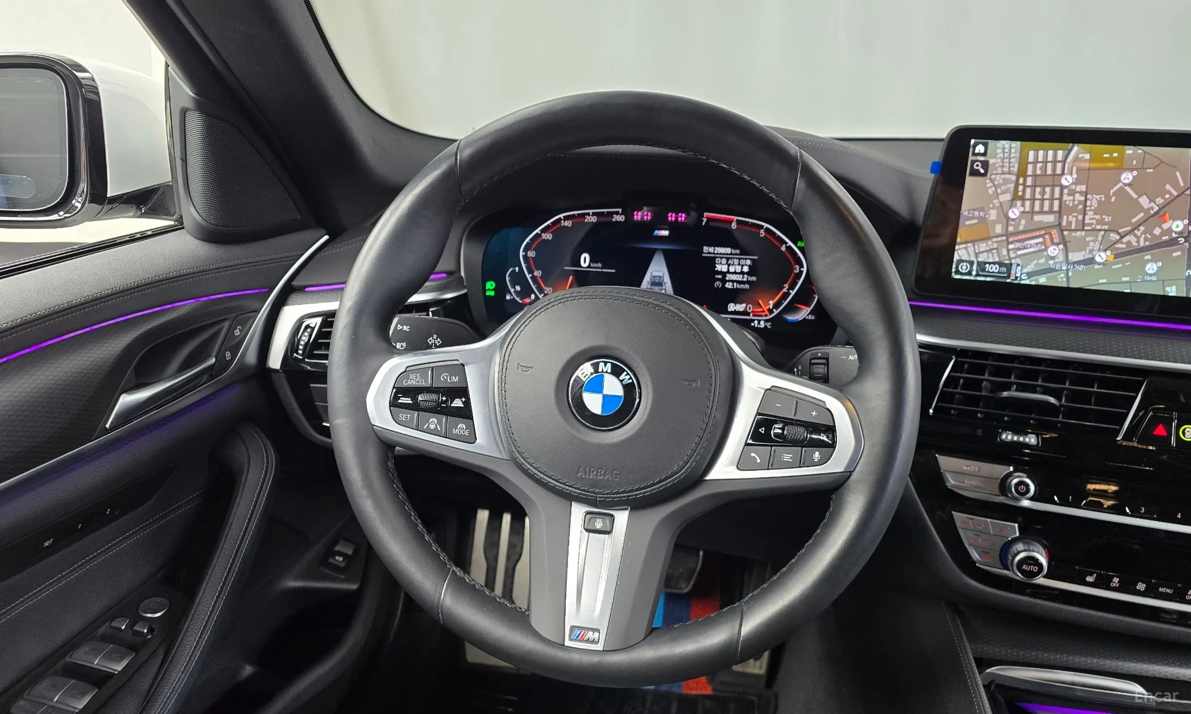 BMW 5 Series (G30) превью 13