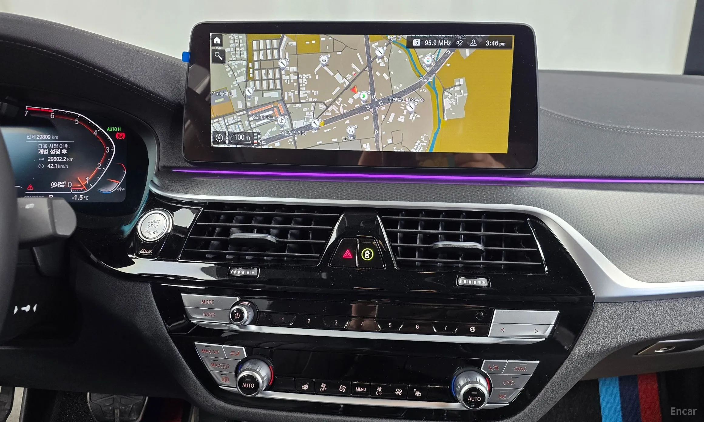 BMW 5 Series (G30) превью 14
