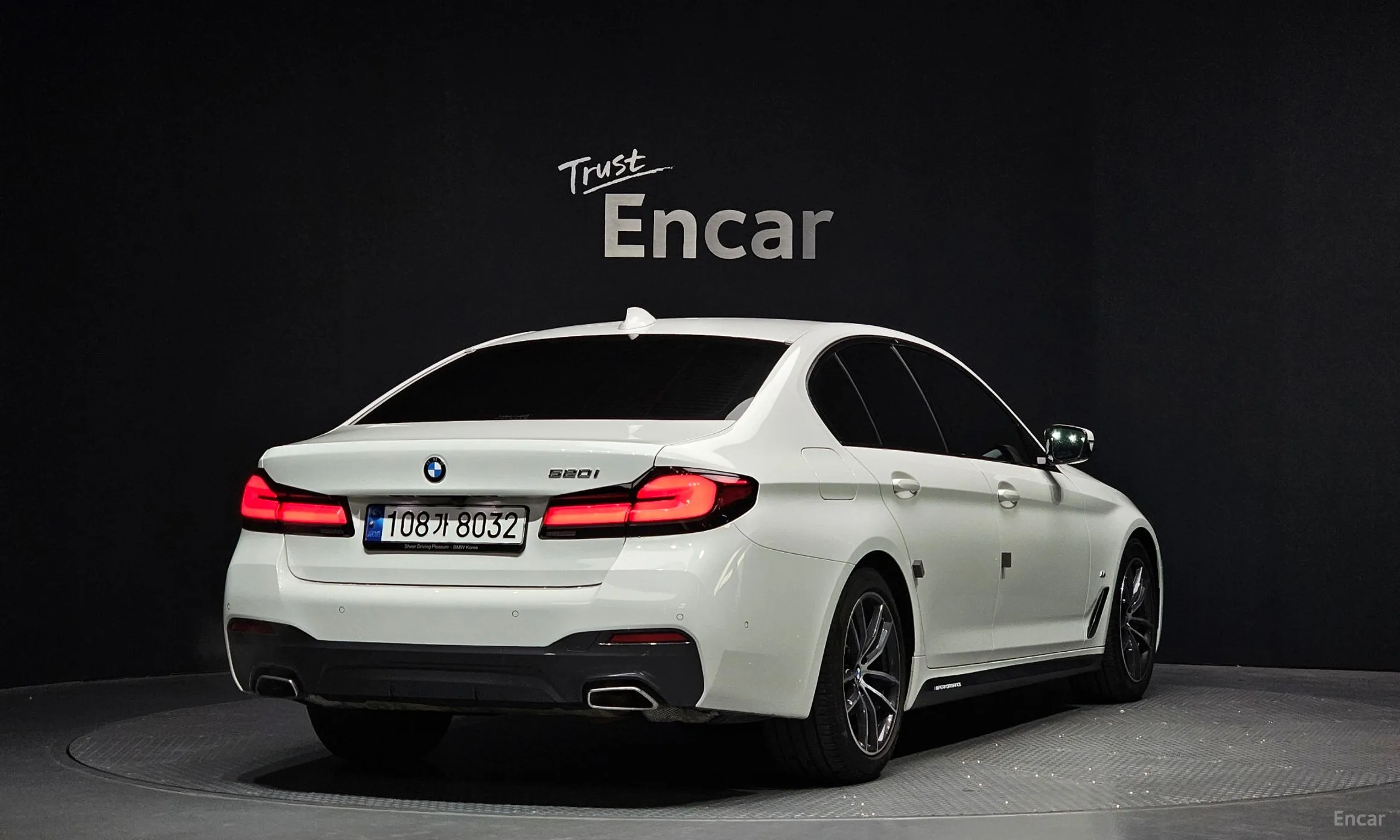 BMW 5 Series (G30) превью 2