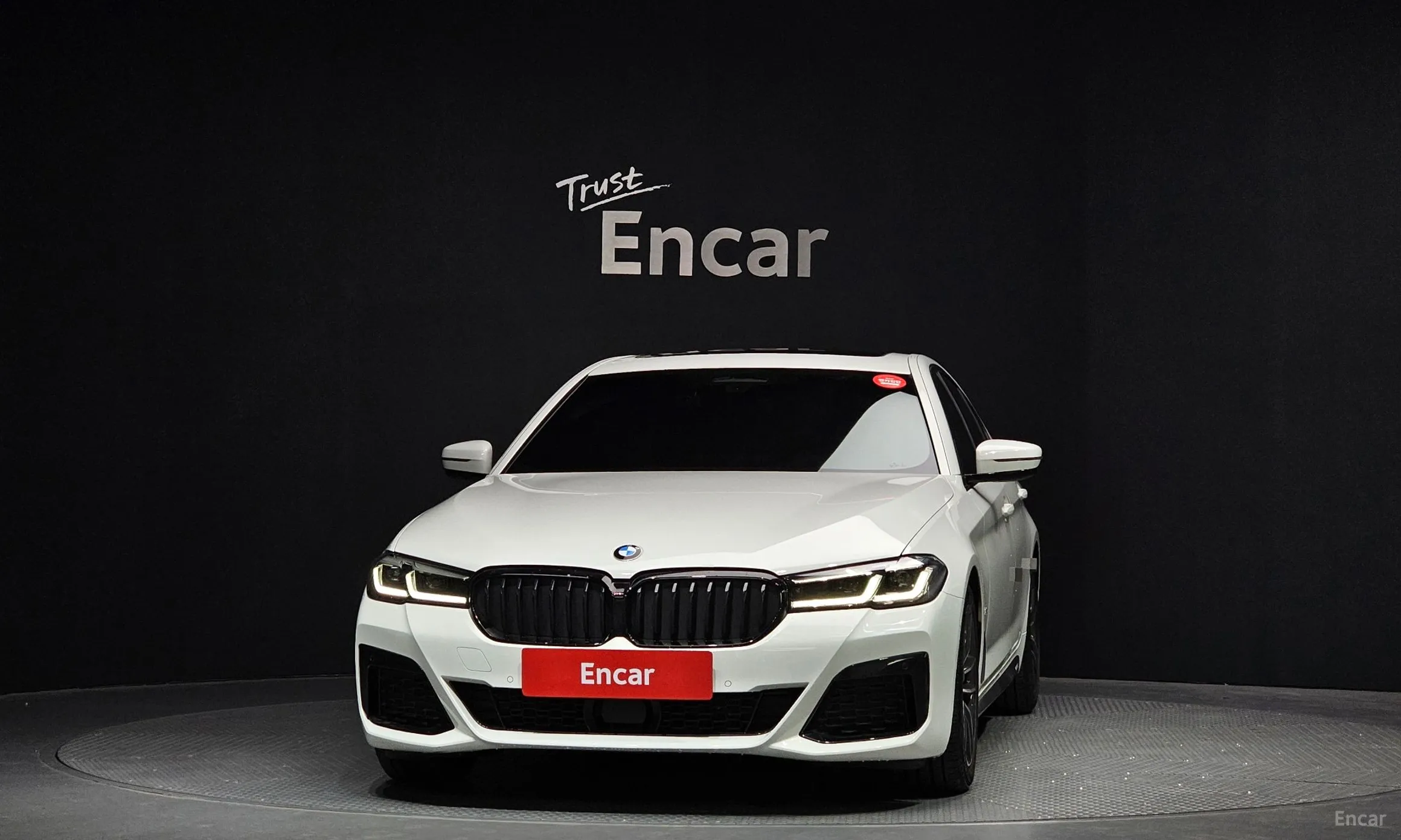 BMW 5 Series (G30) превью 3