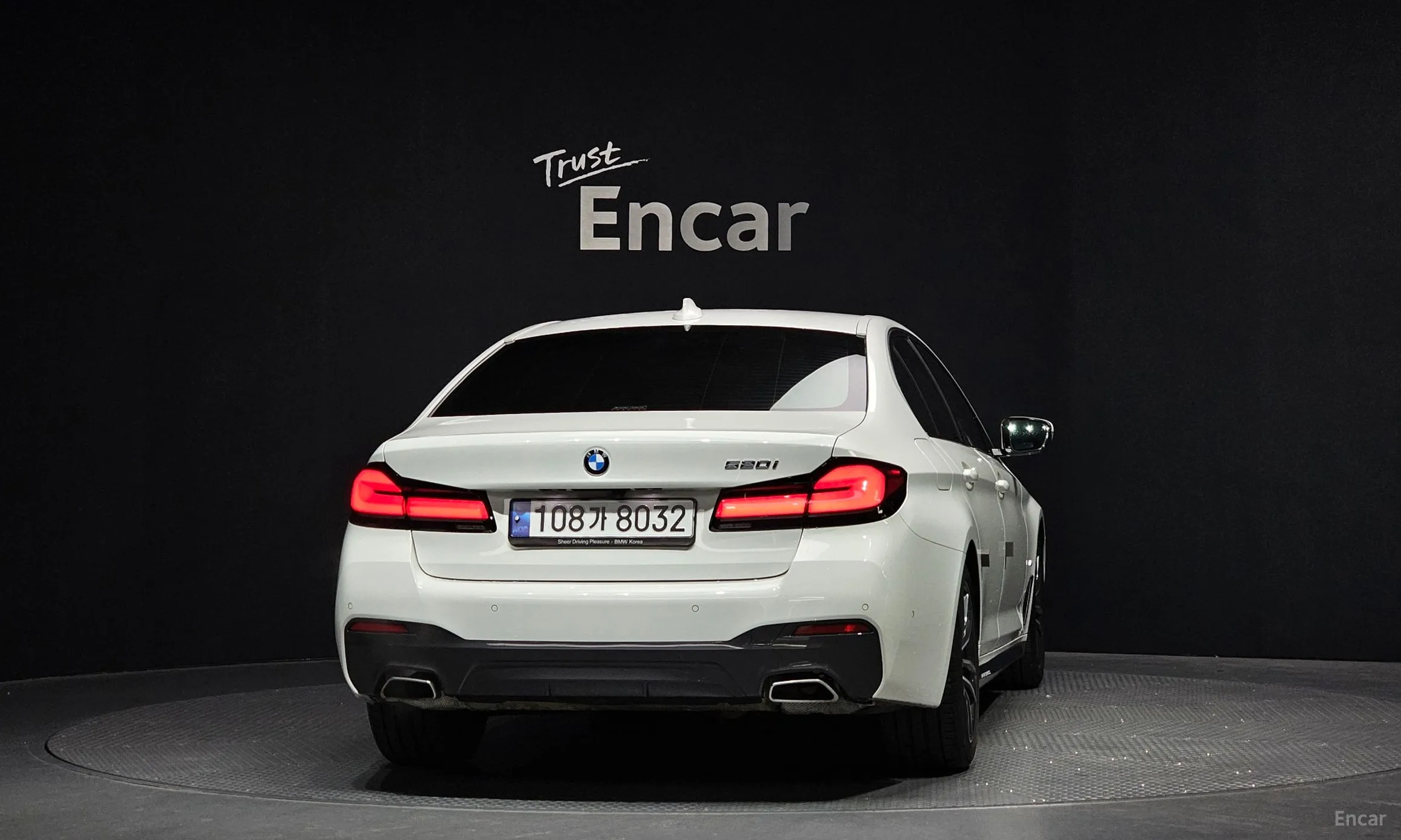 BMW 5 Series (G30) превью 4