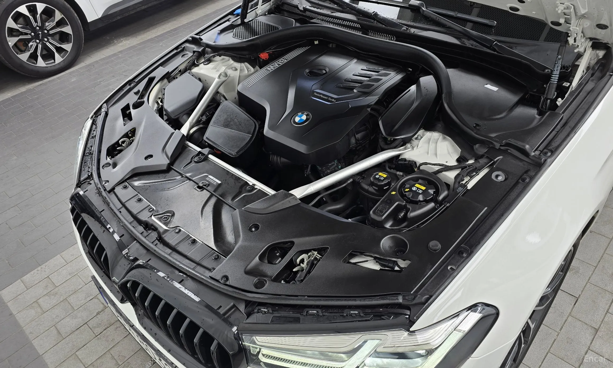 BMW 5 Series (G30) превью 6