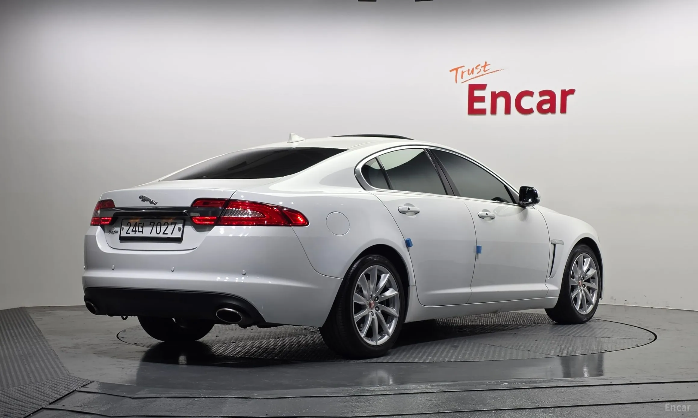 Jaguar New XF превью 2