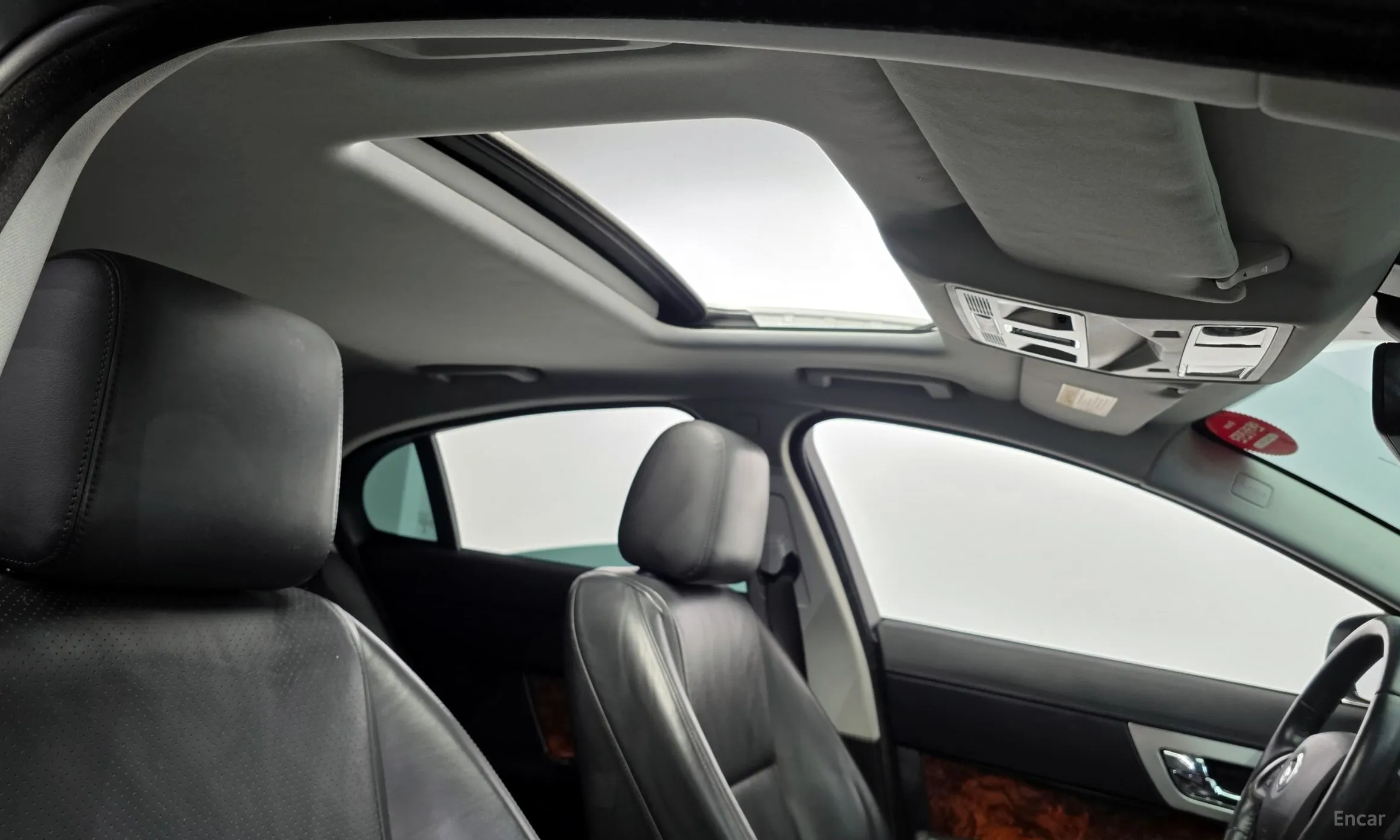 Jaguar New XF превью 20