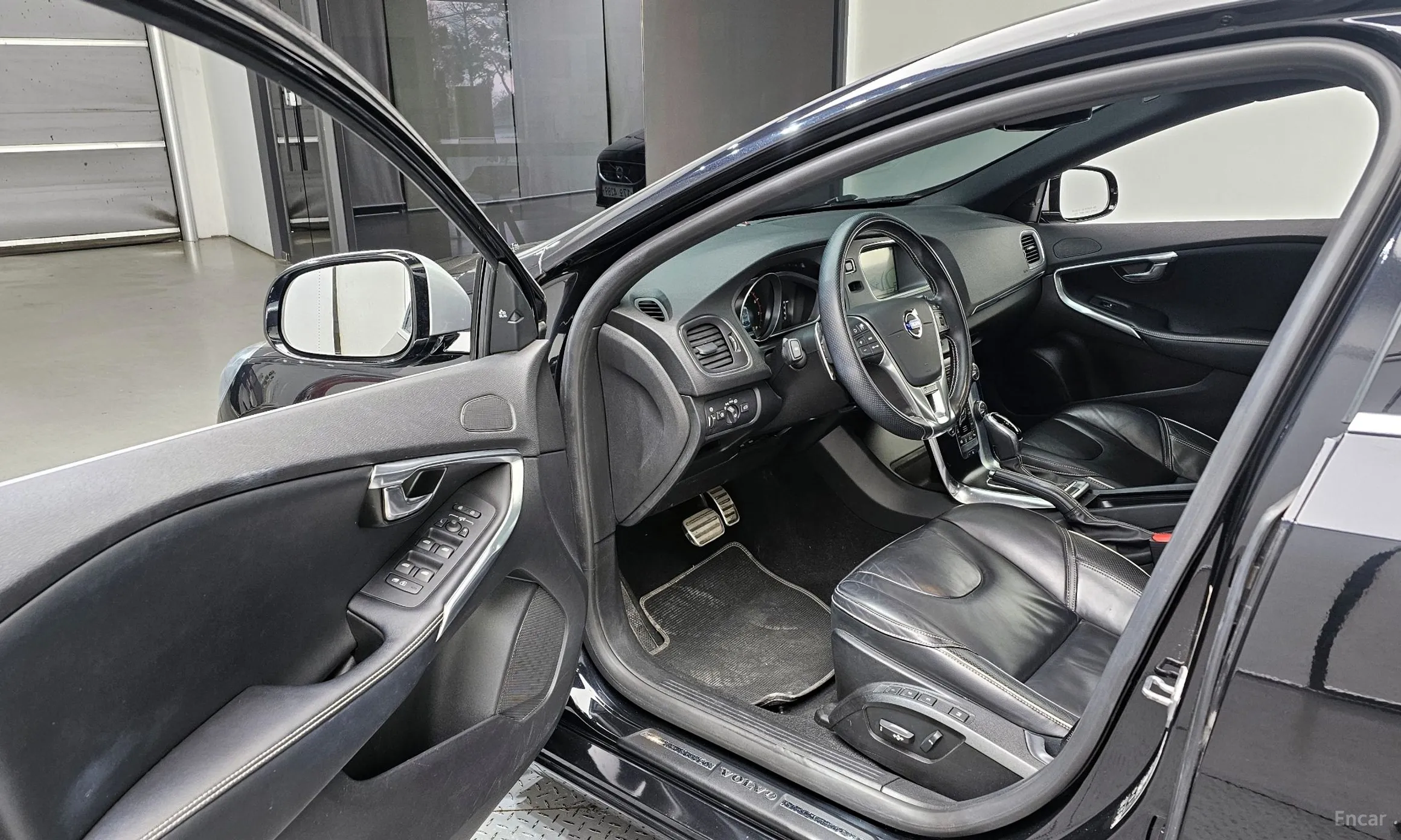 Volvo V40 превью 10