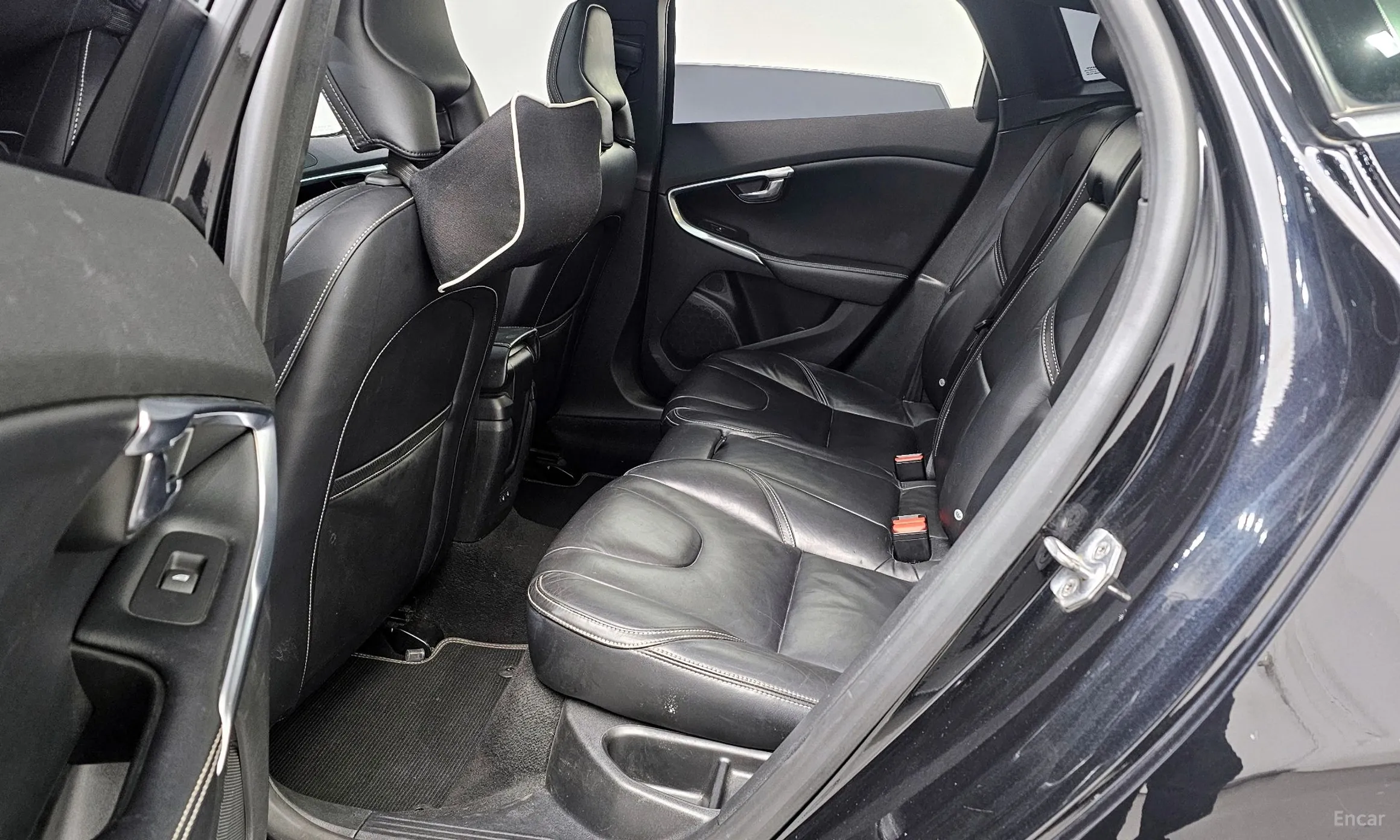 Volvo V40 превью 13