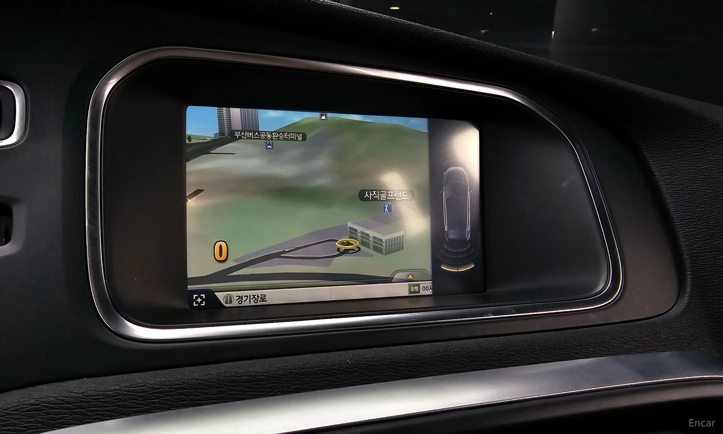 Volvo V40 превью 16