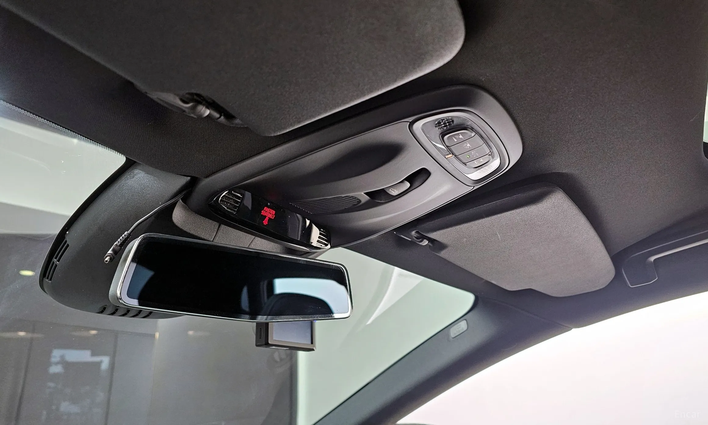 Volvo V40 превью 17