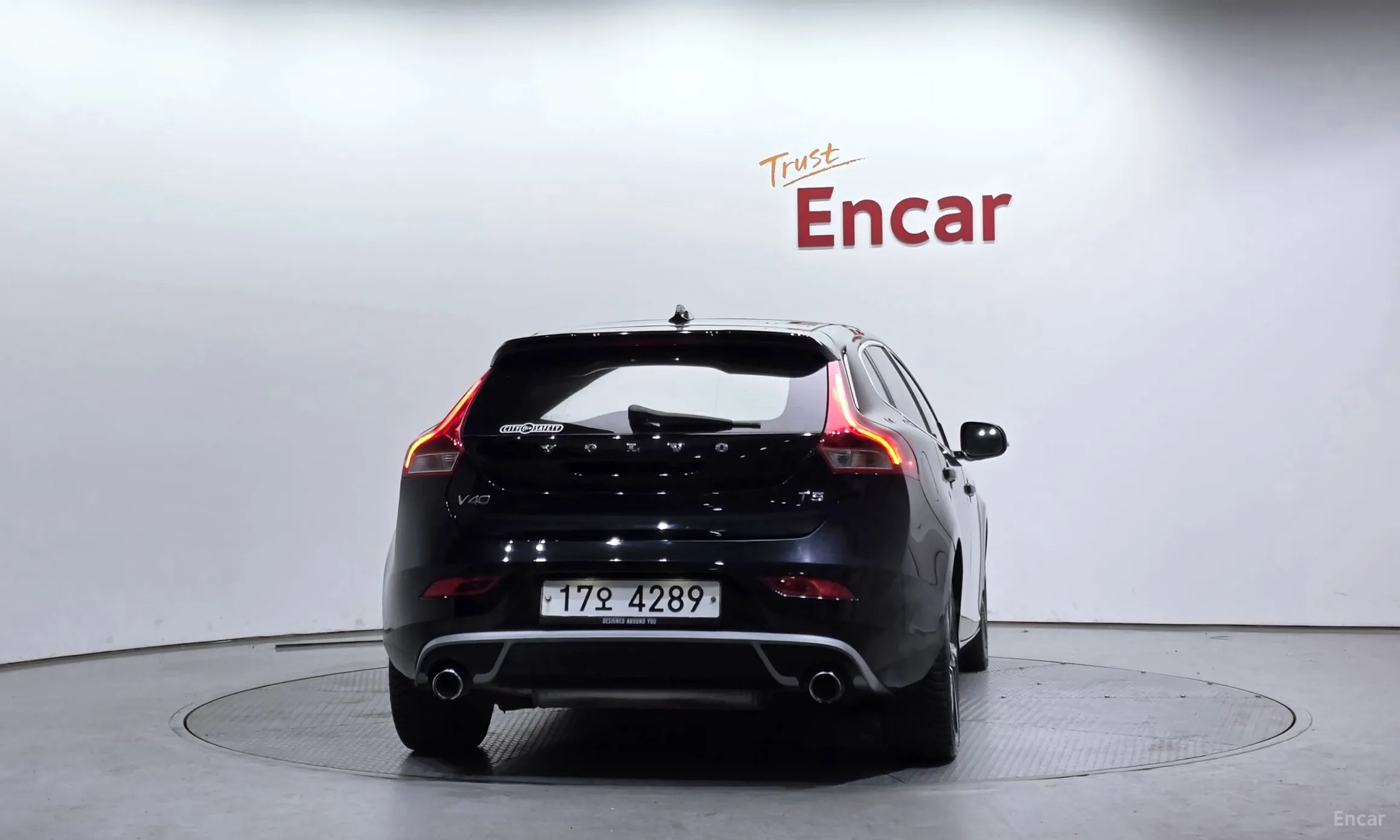 Volvo V40 превью 4