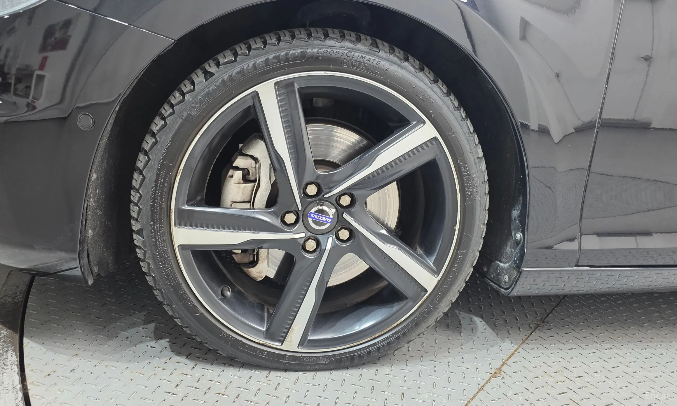 Volvo V40 превью 5