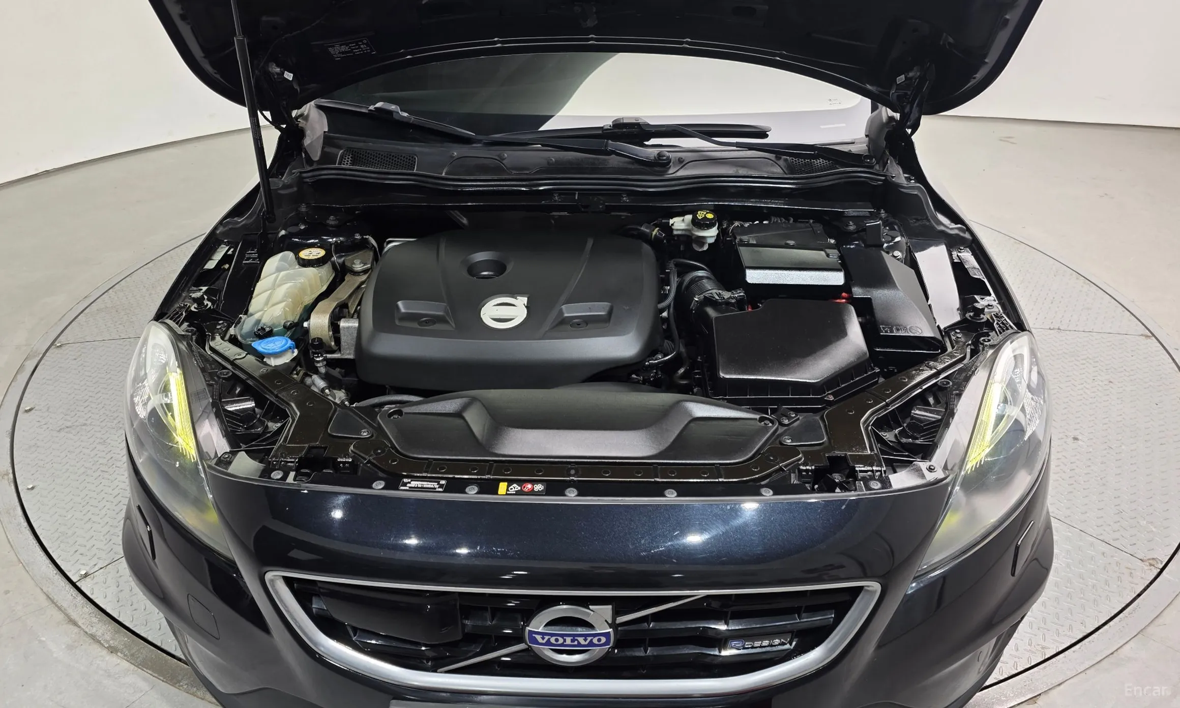 Volvo V40 превью 6