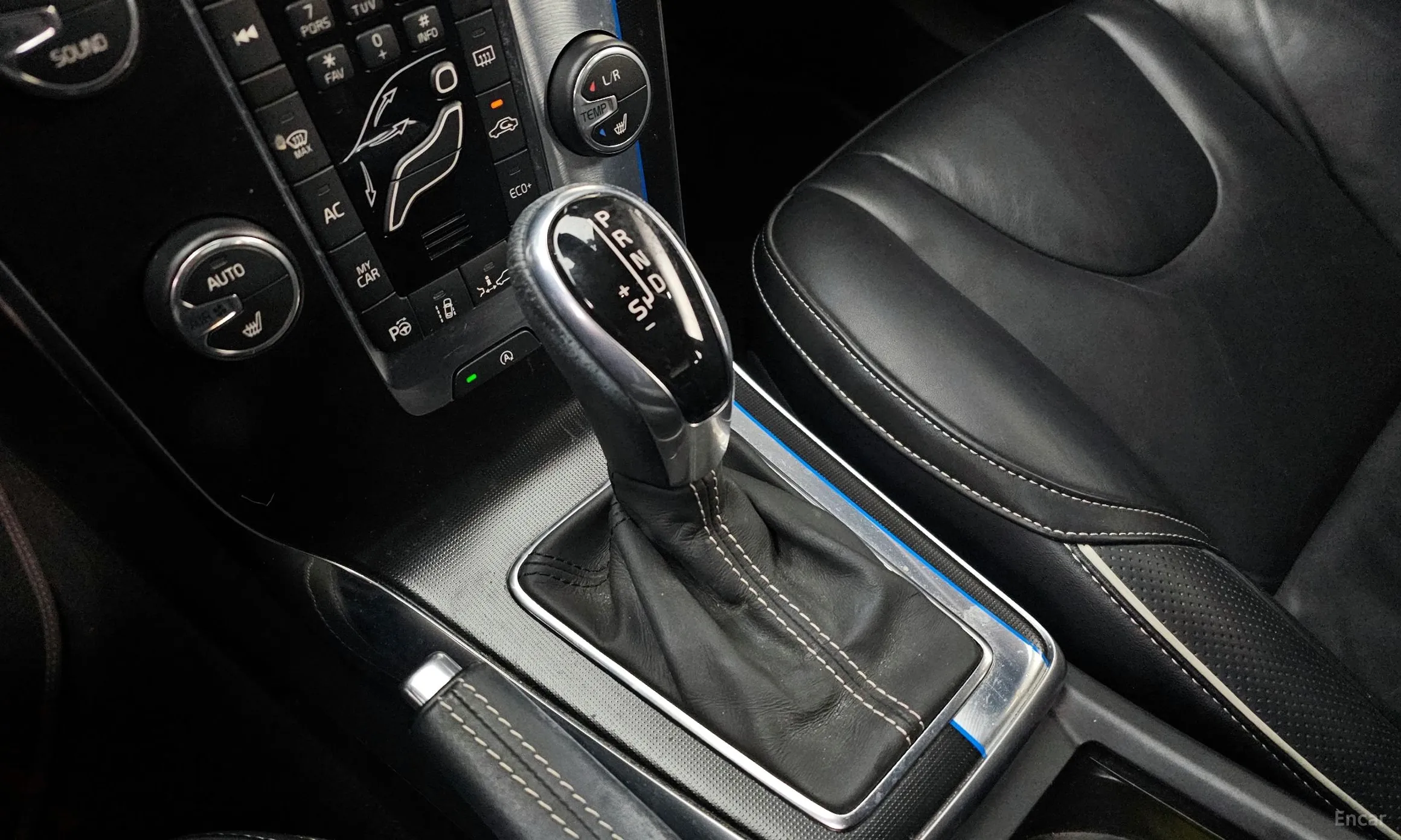Volvo V40 превью 9