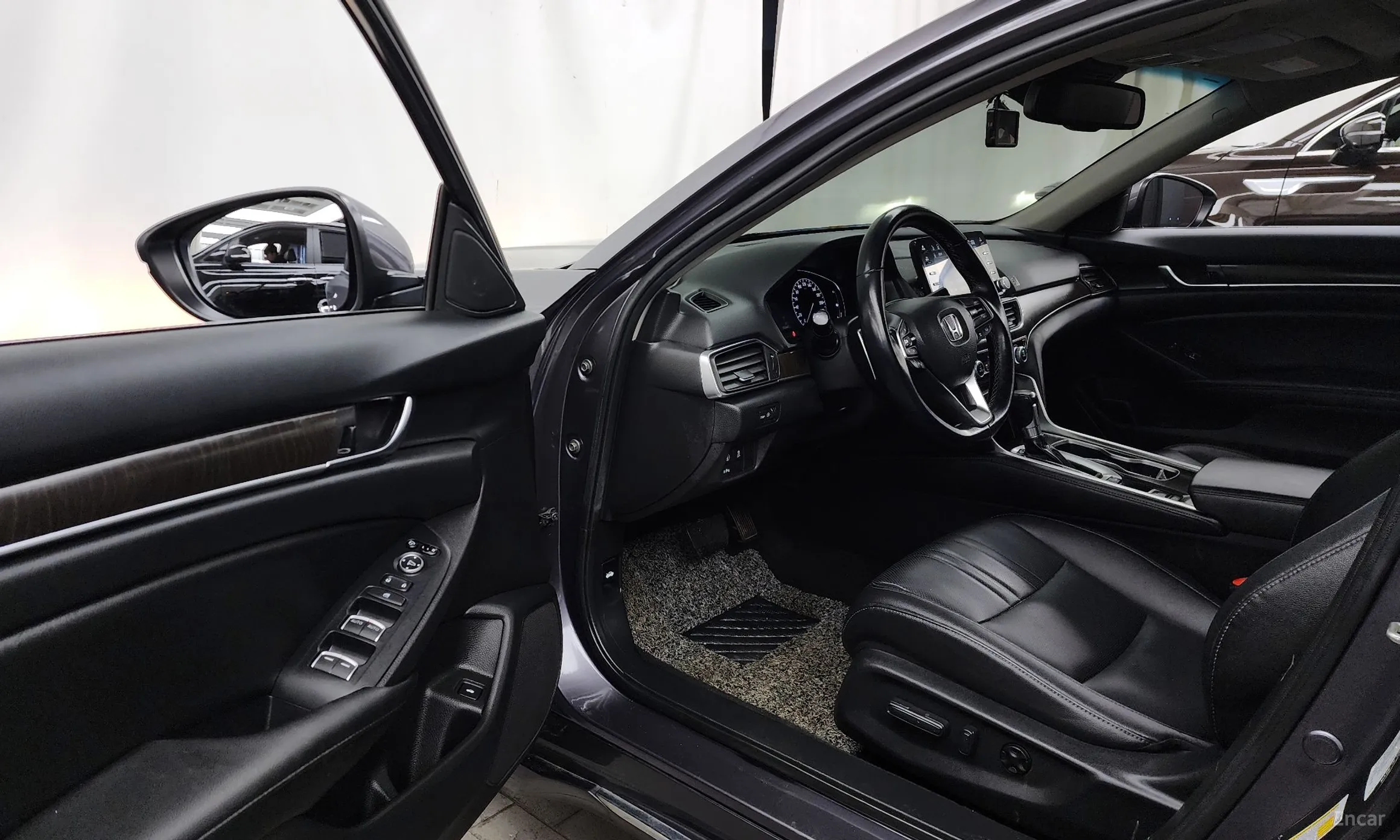 Honda Accord 10th Generation превью 10
