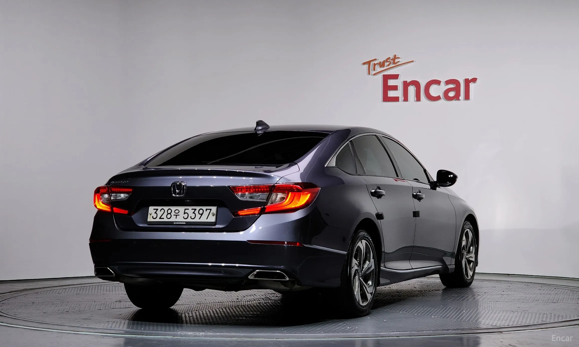 Honda Accord 10th Generation превью 2