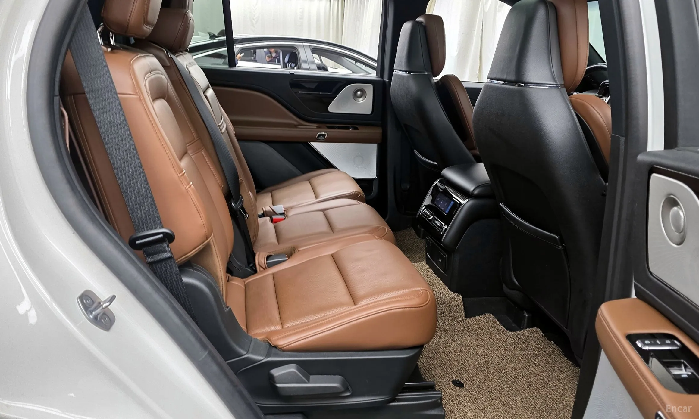 Lincoln Aviator 2nd Generation превью 12