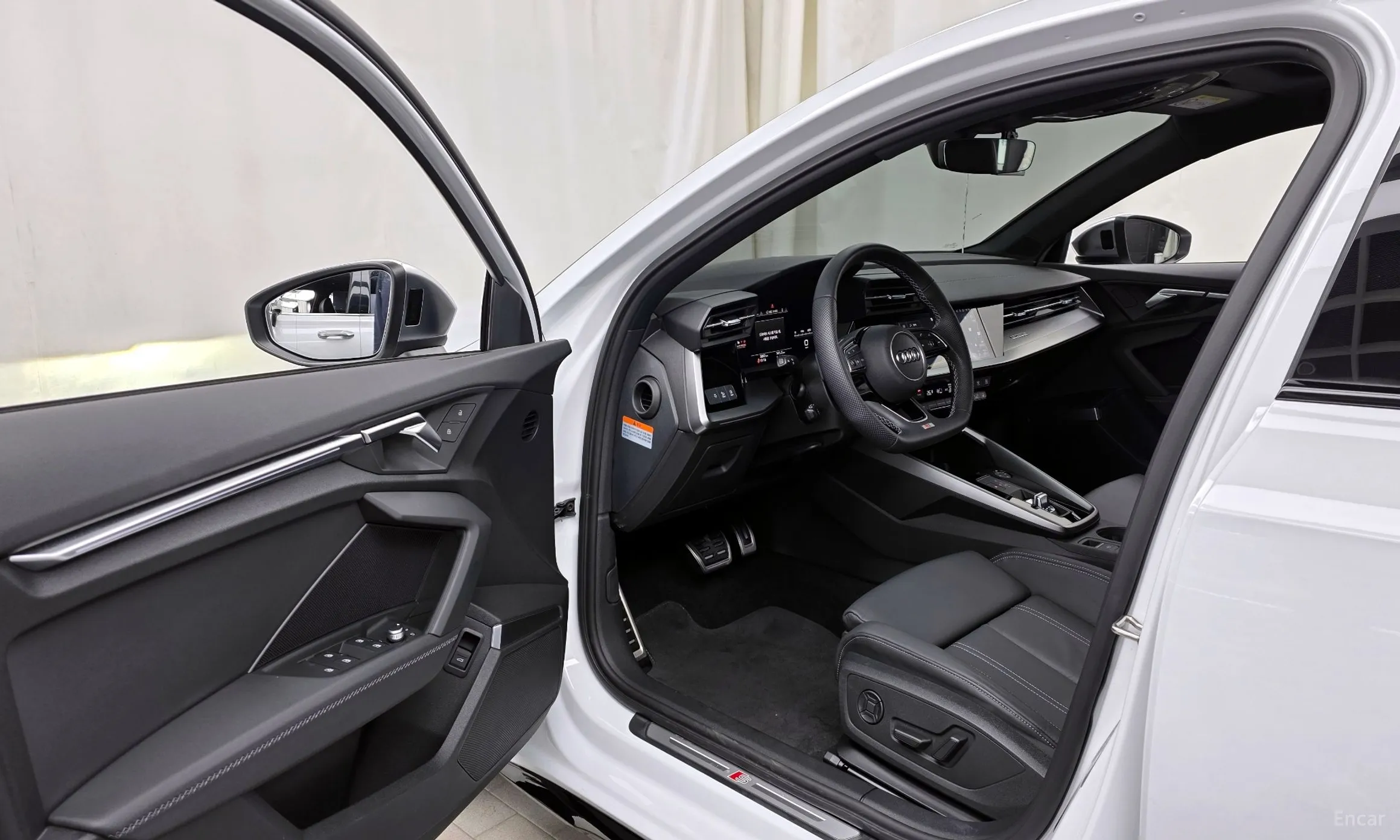 Audi S3 (8Y) превью 10