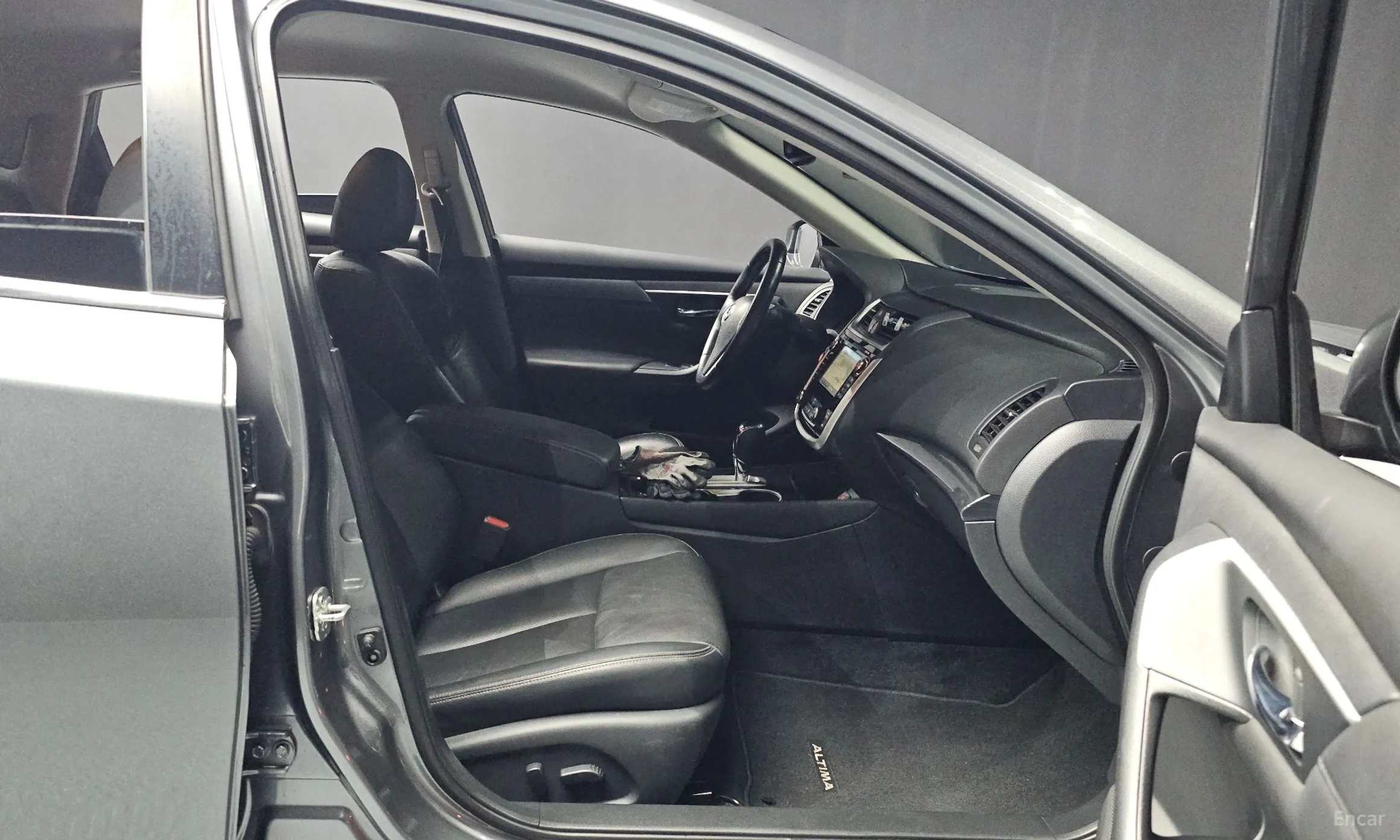 Nissan Altima превью 11