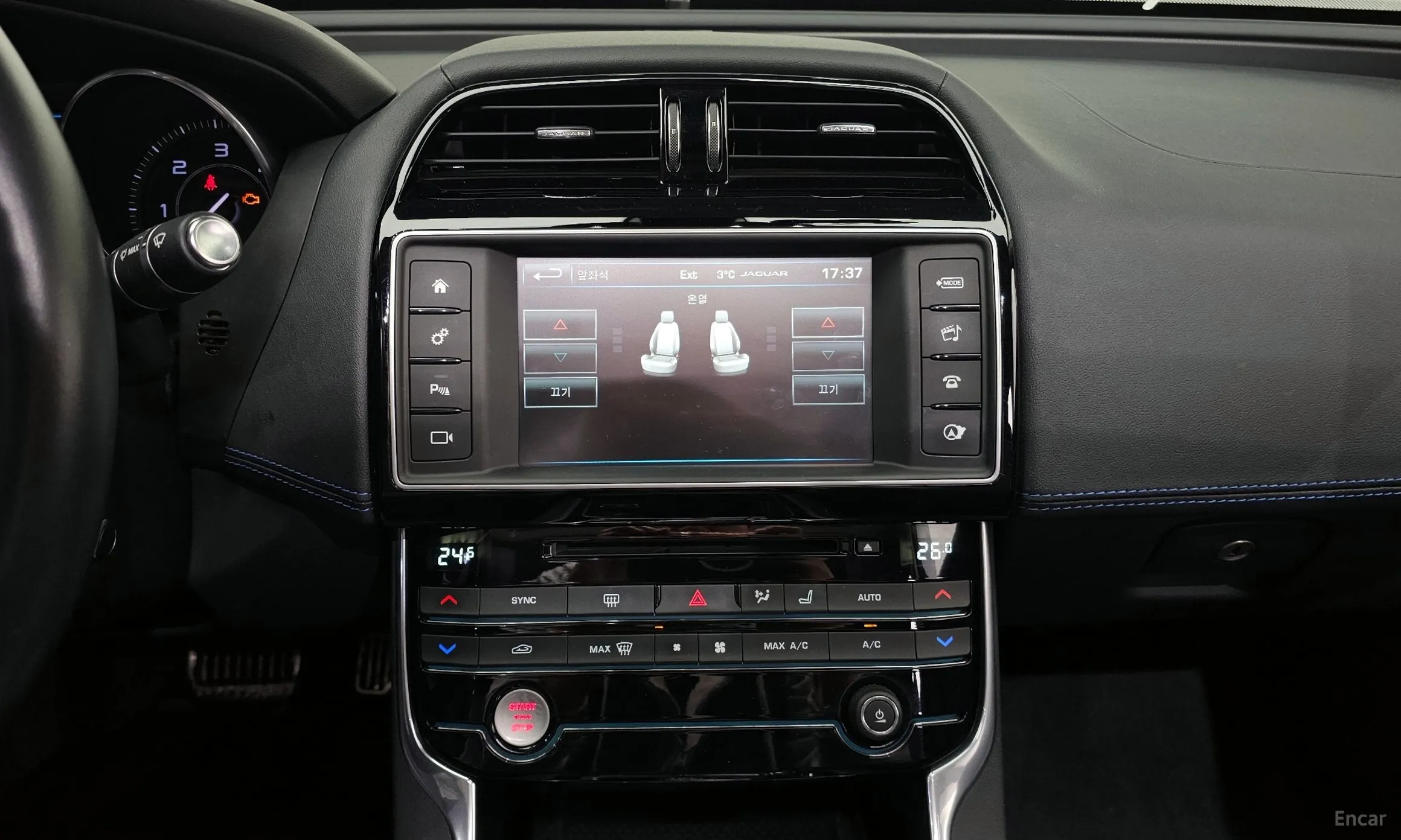 Jaguar XE превью 15