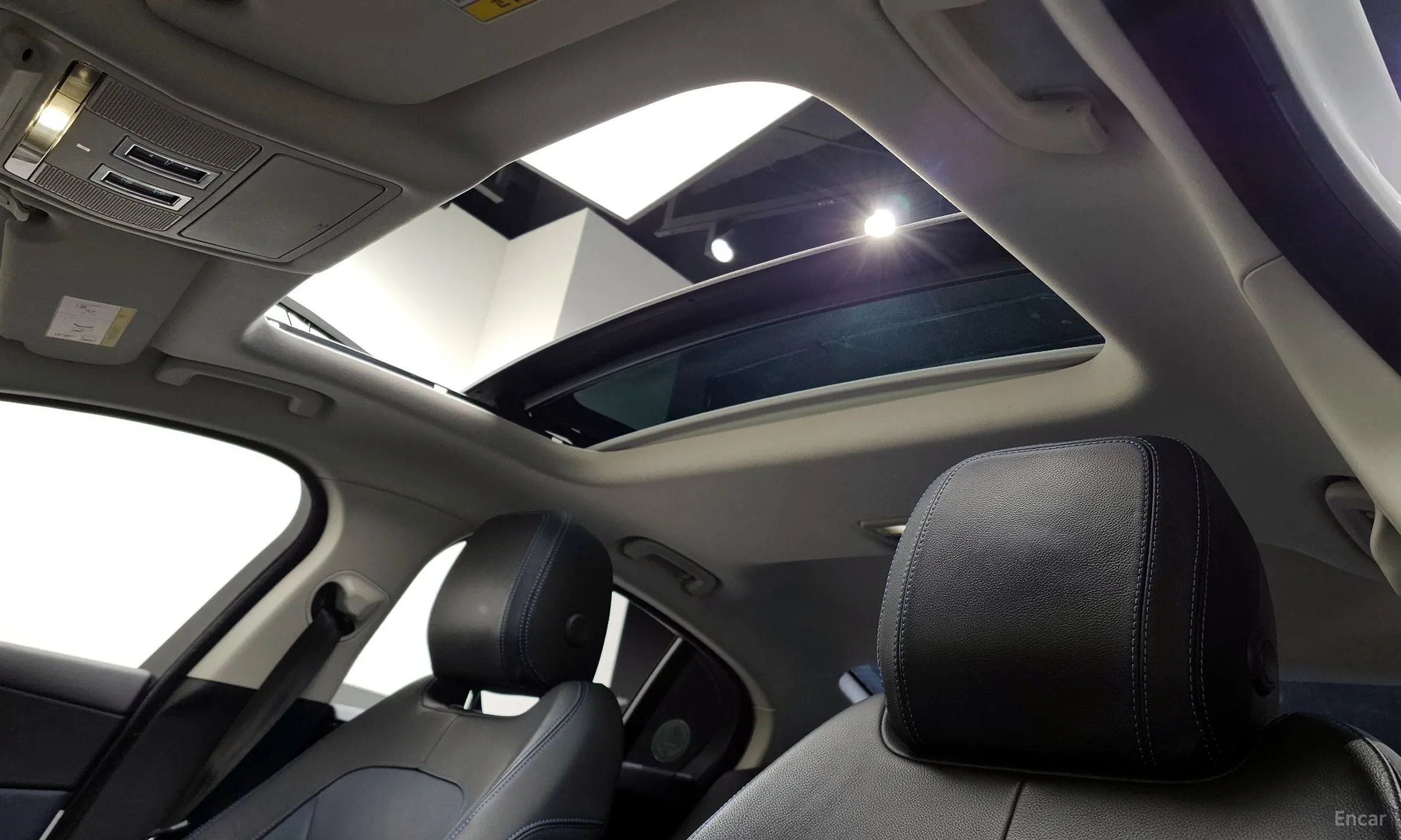 Jaguar XE превью 17