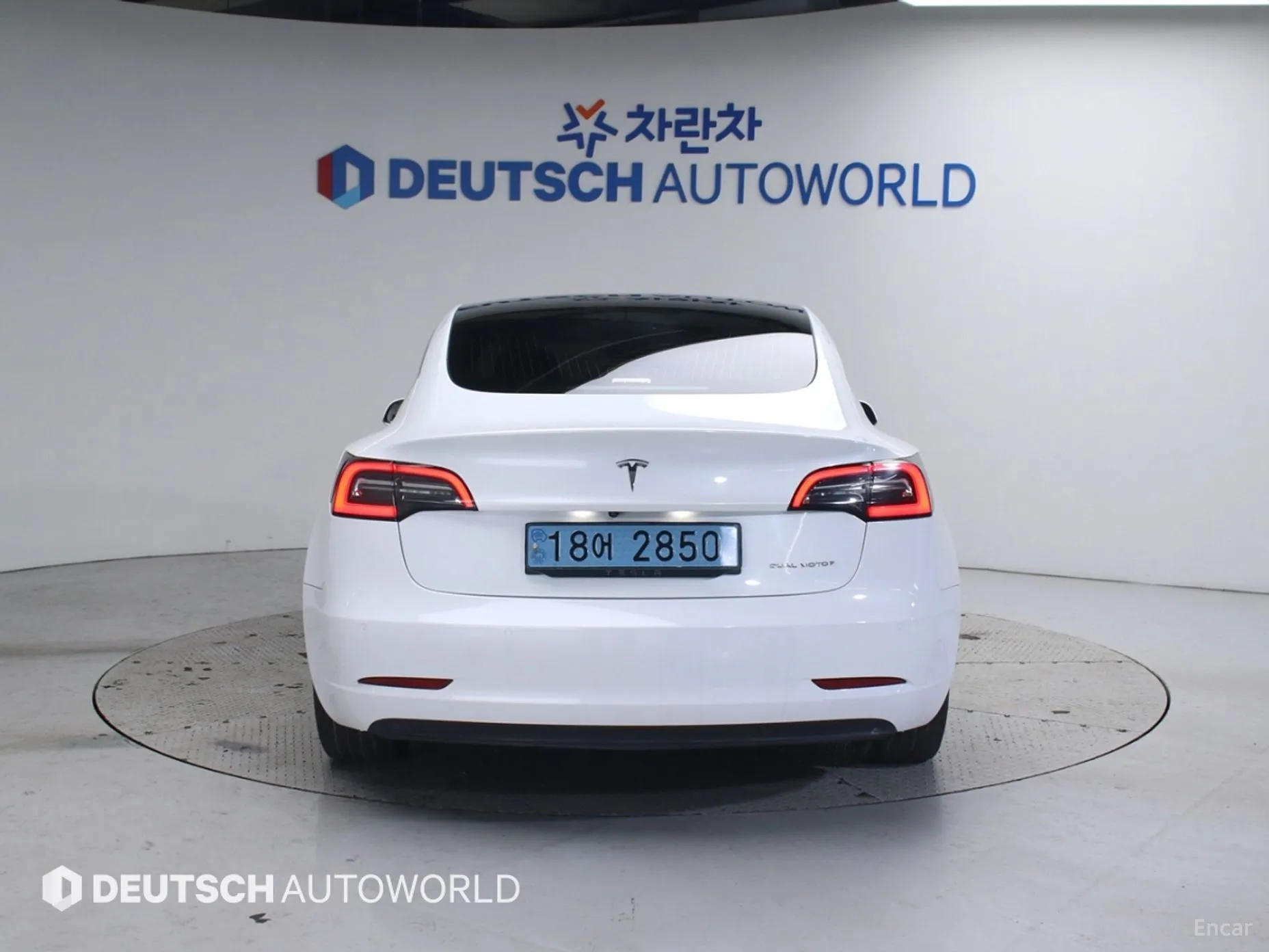 Tesla Model 3 превью 4