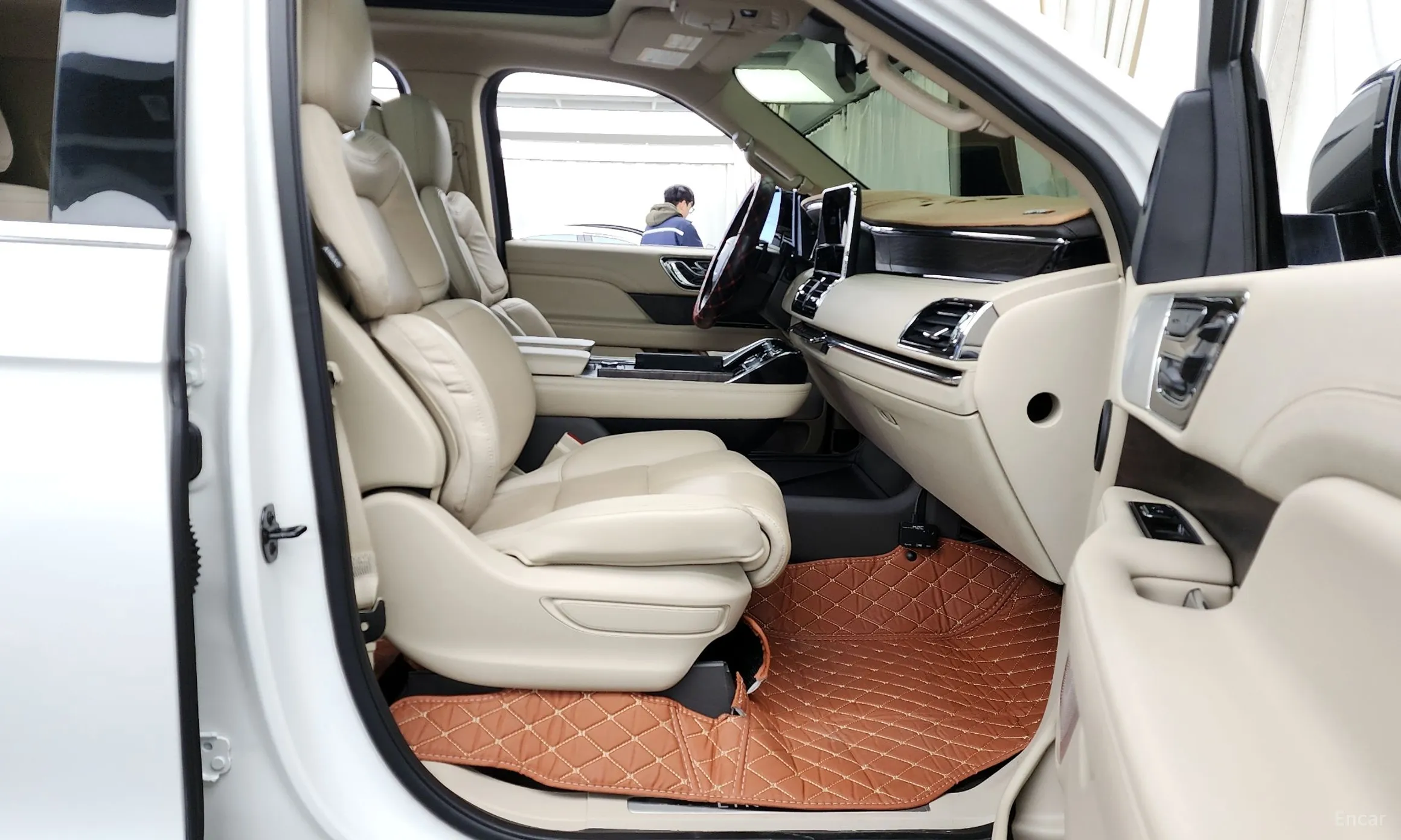 Lincoln Navigator 4th generation превью 11