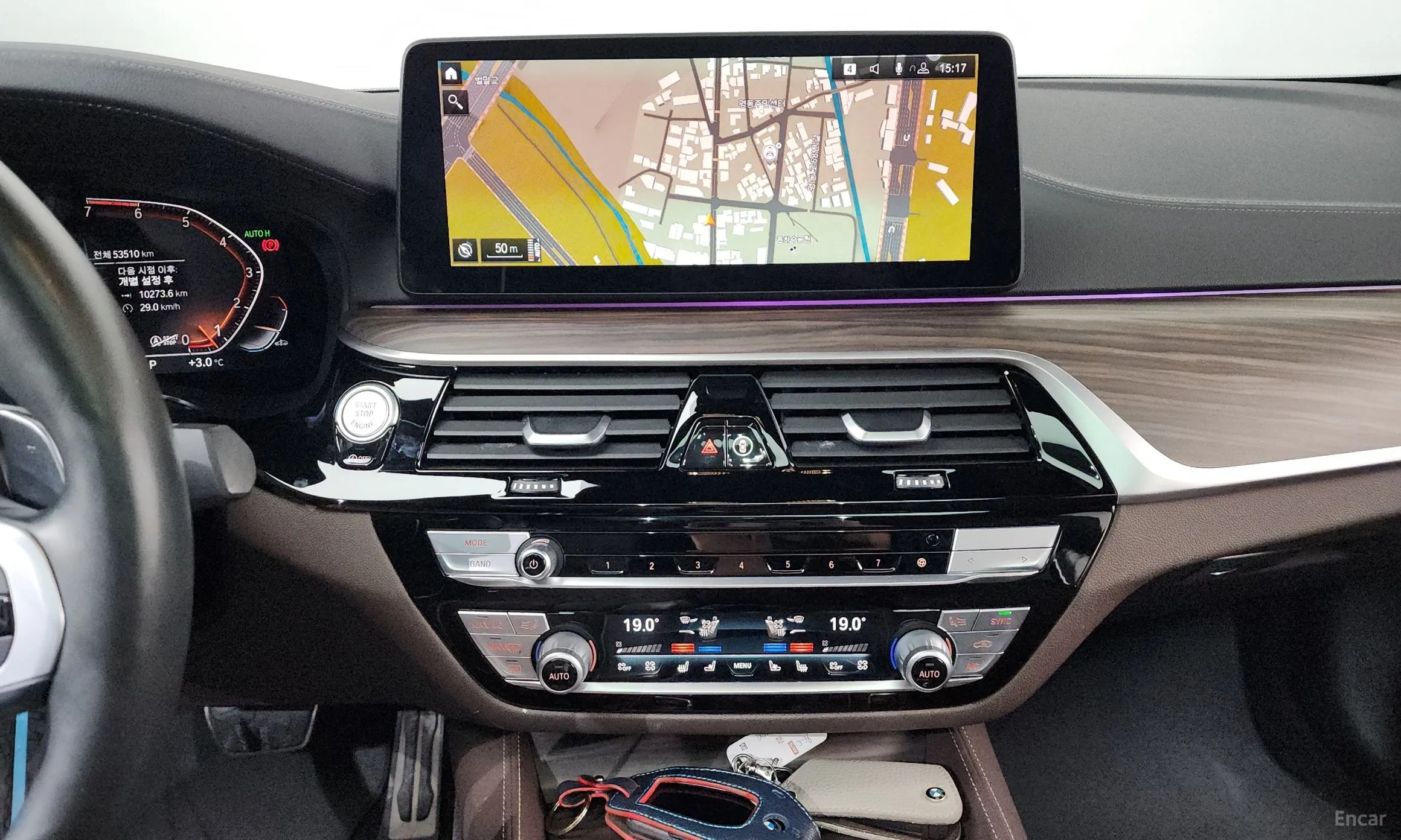 BMW 5 Series (G30) превью 14