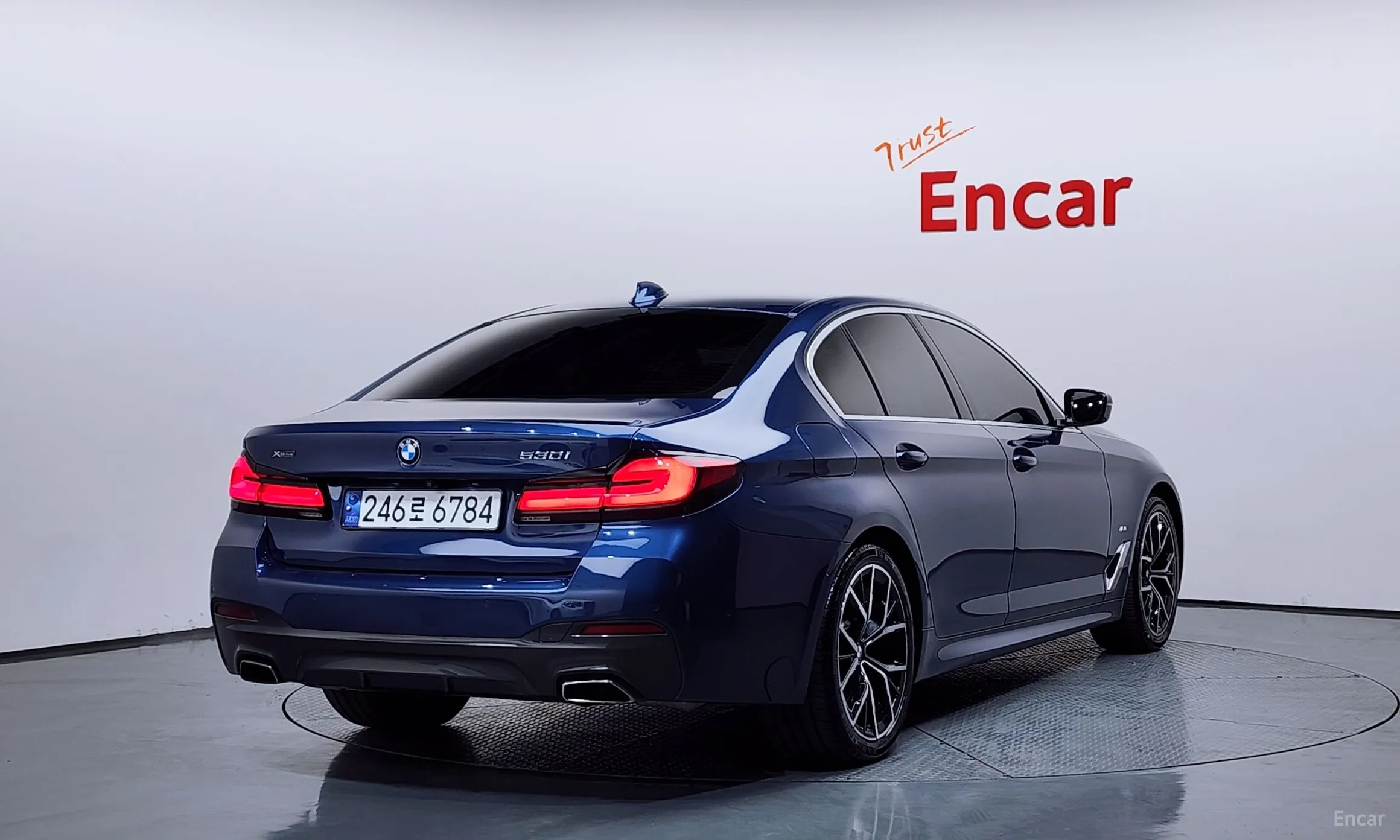 BMW 5 Series (G30) превью 2