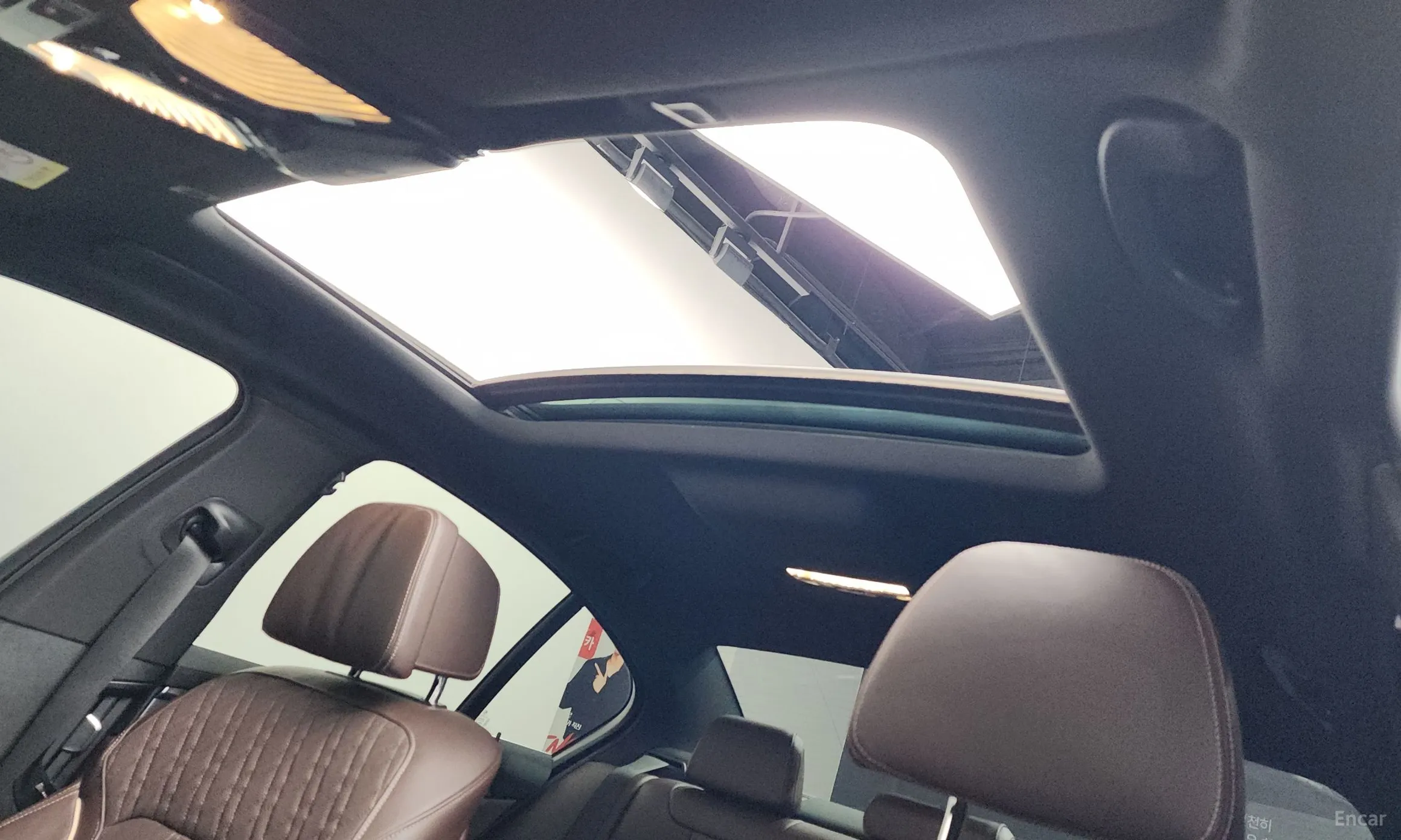 BMW 5 Series (G30) превью 19