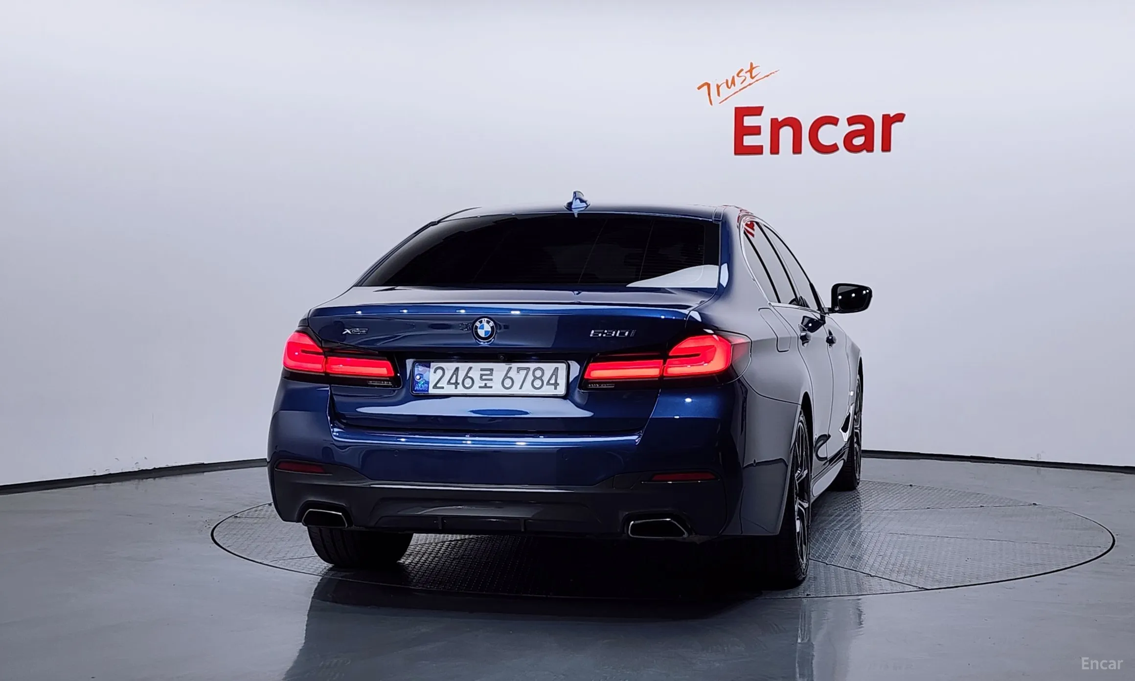 BMW 5 Series (G30) превью 4