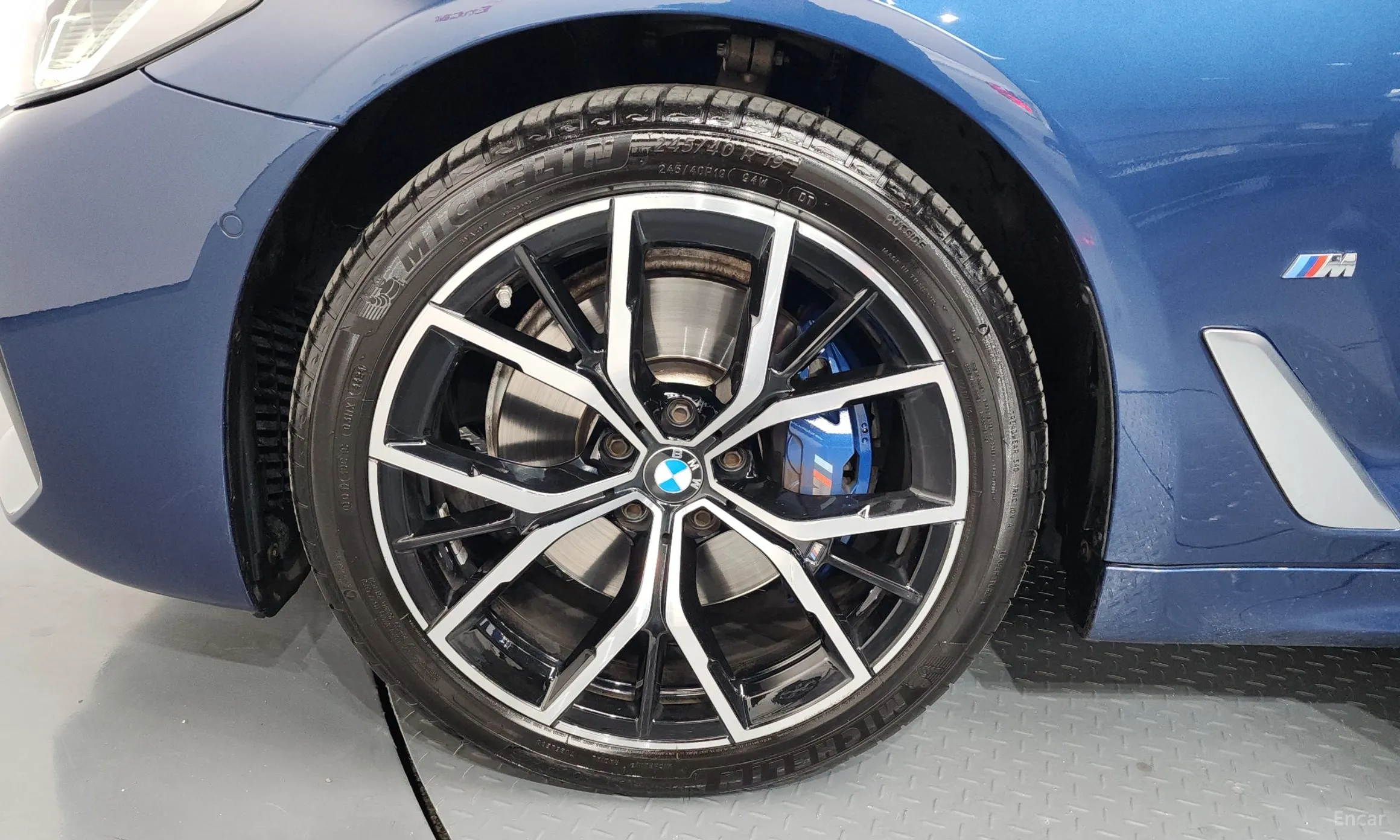 BMW 5 Series (G30) превью 5