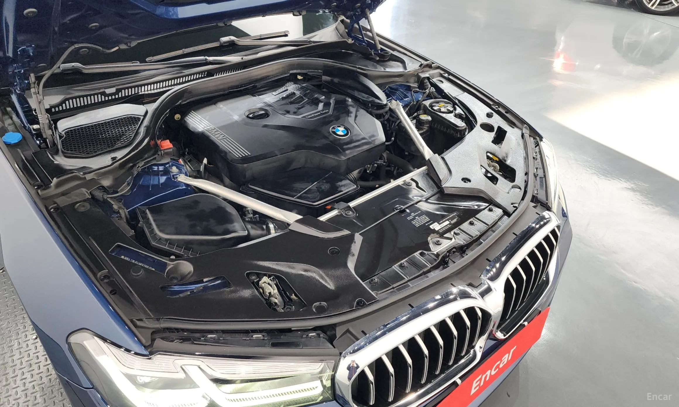 BMW 5 Series (G30) превью 6