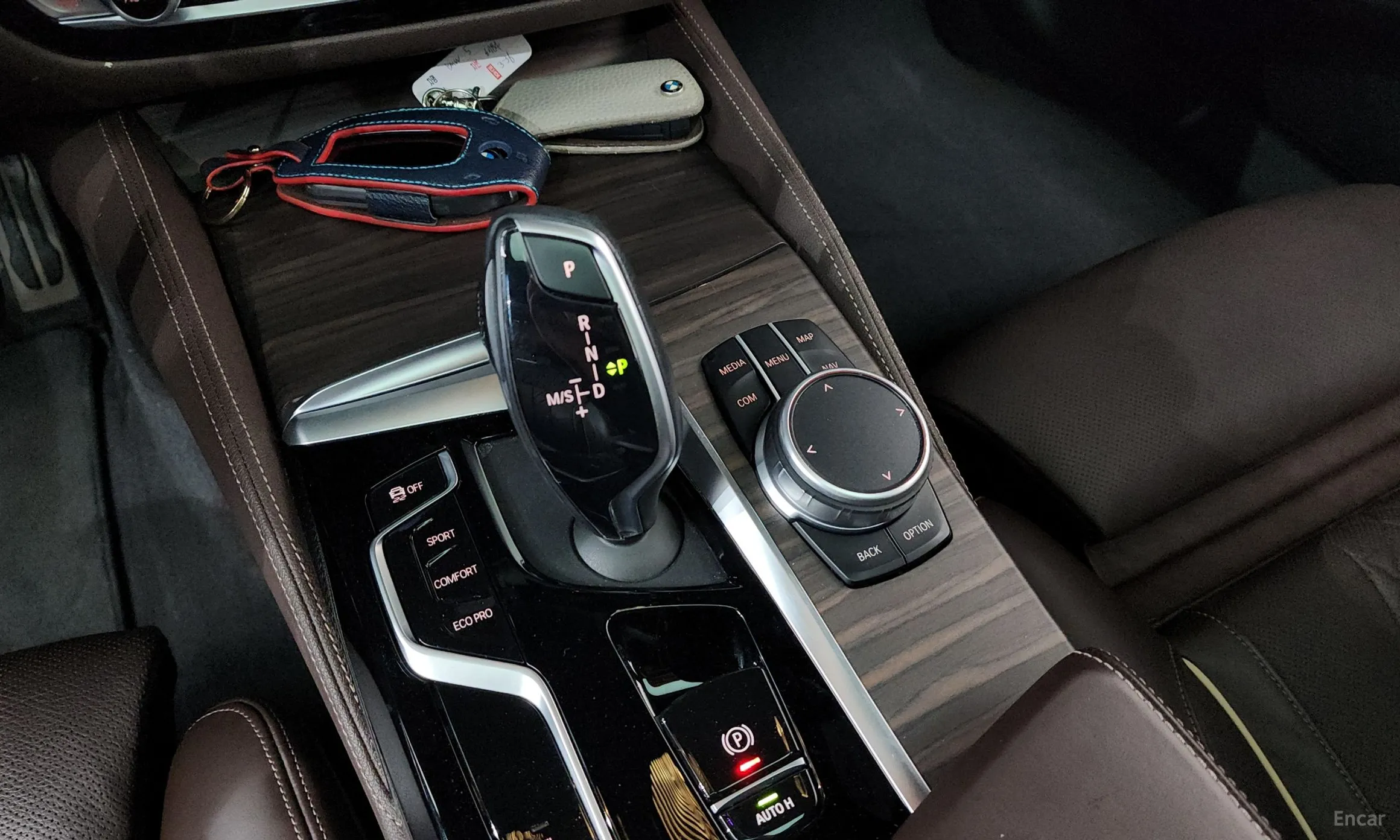 BMW 5 Series (G30) превью 9