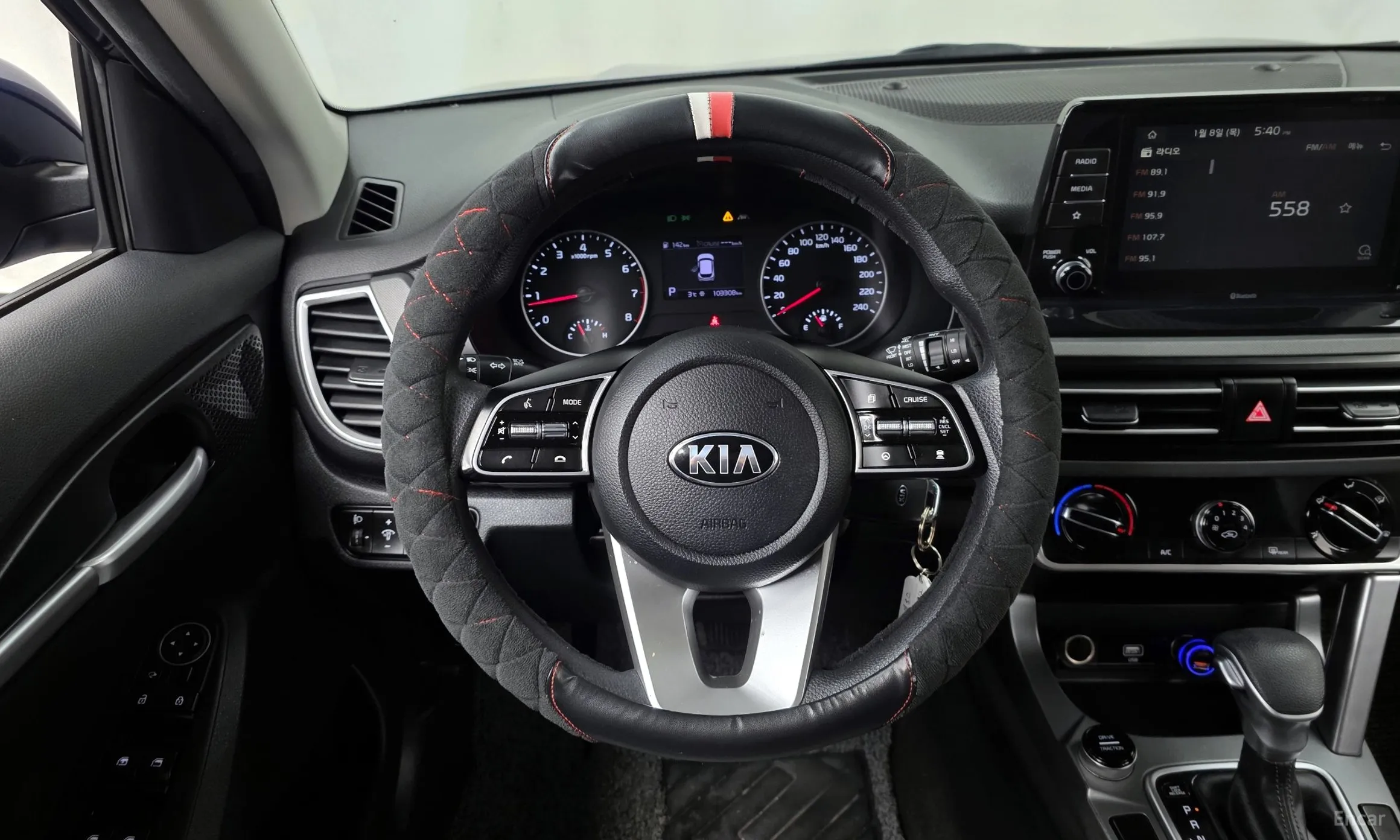Kia Seltos превью 13