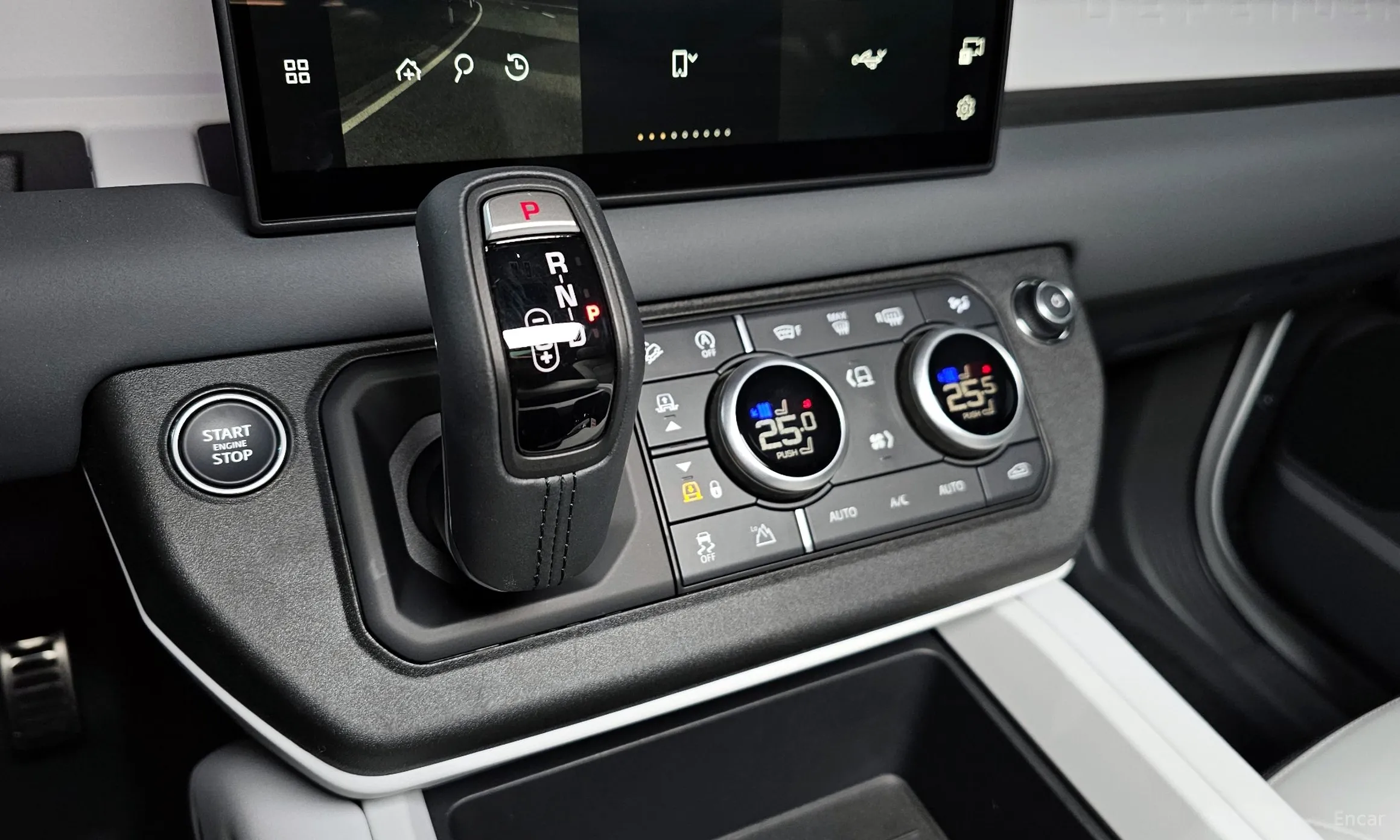 Land Rover Defender (L663) превью 9
