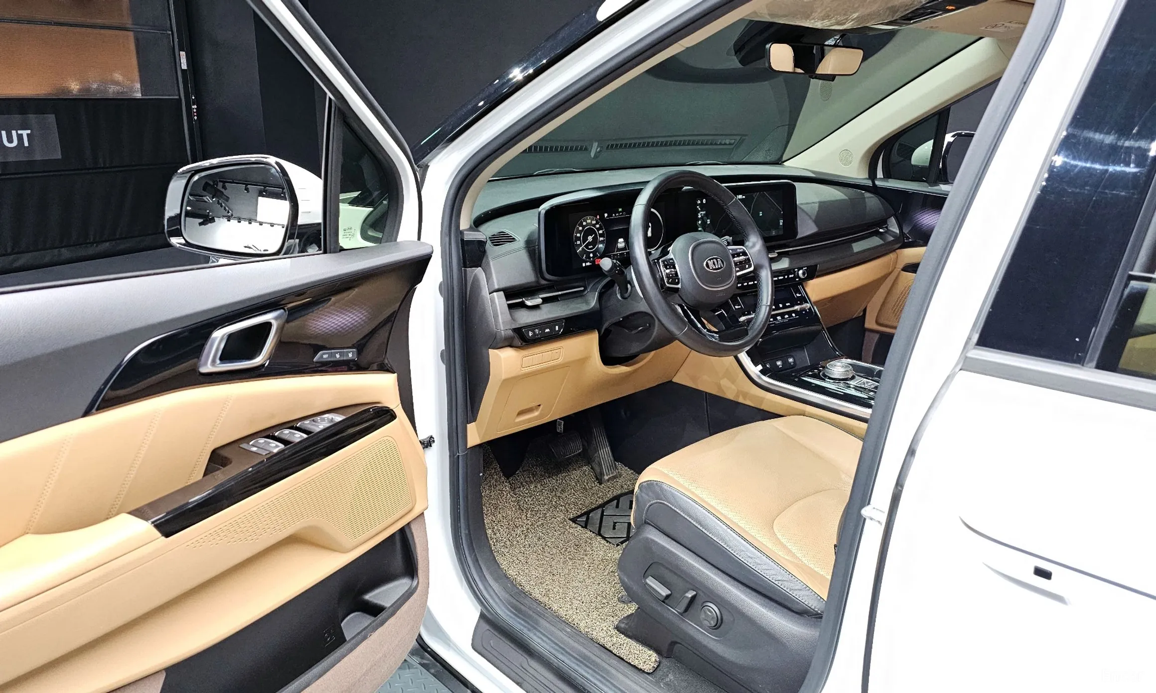 Kia Carnival Gen 4 превью 11