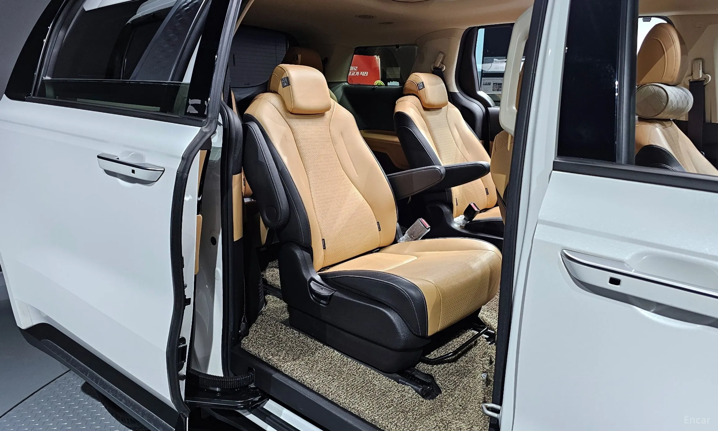 Kia Carnival Gen 4 превью 12