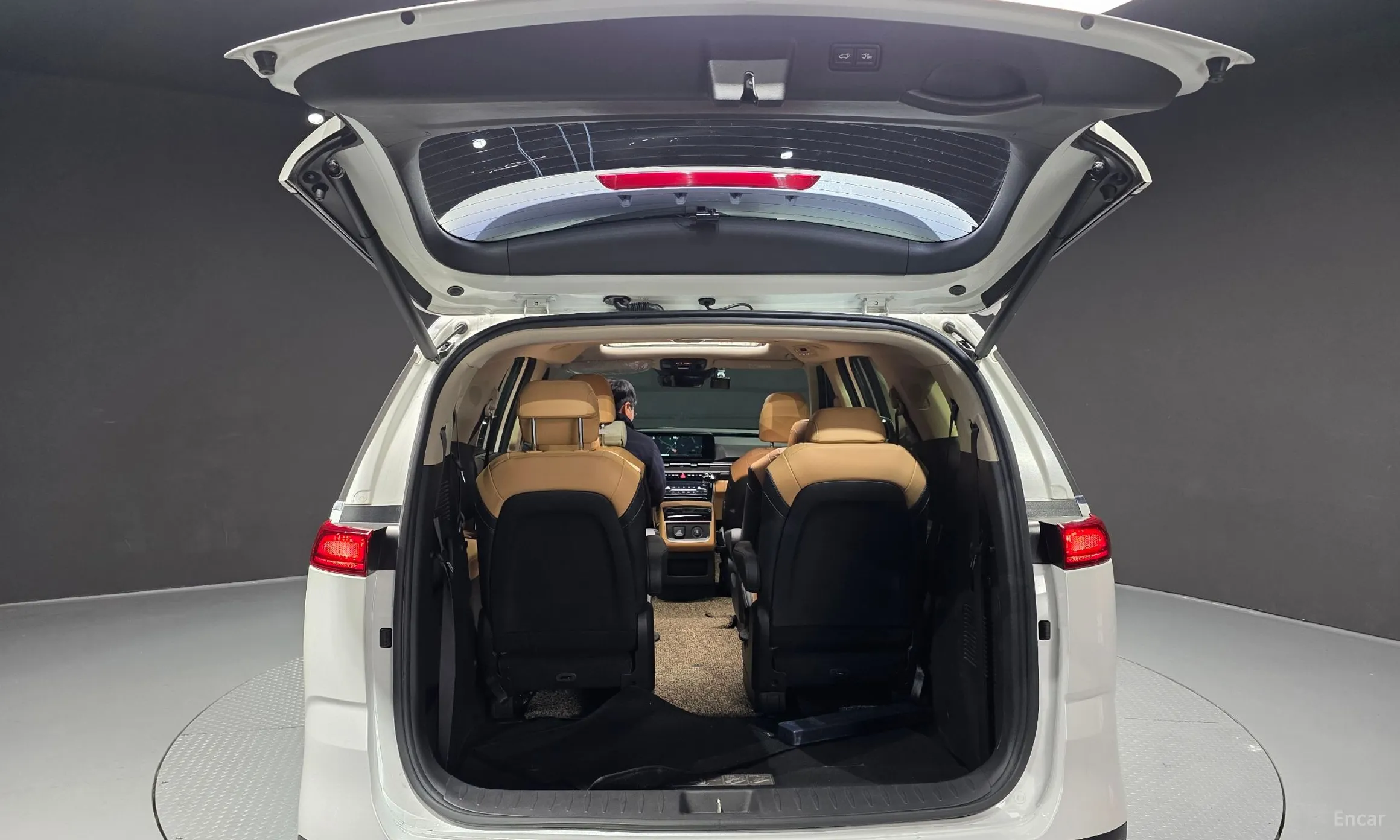 Kia Carnival Gen 4 превью 20