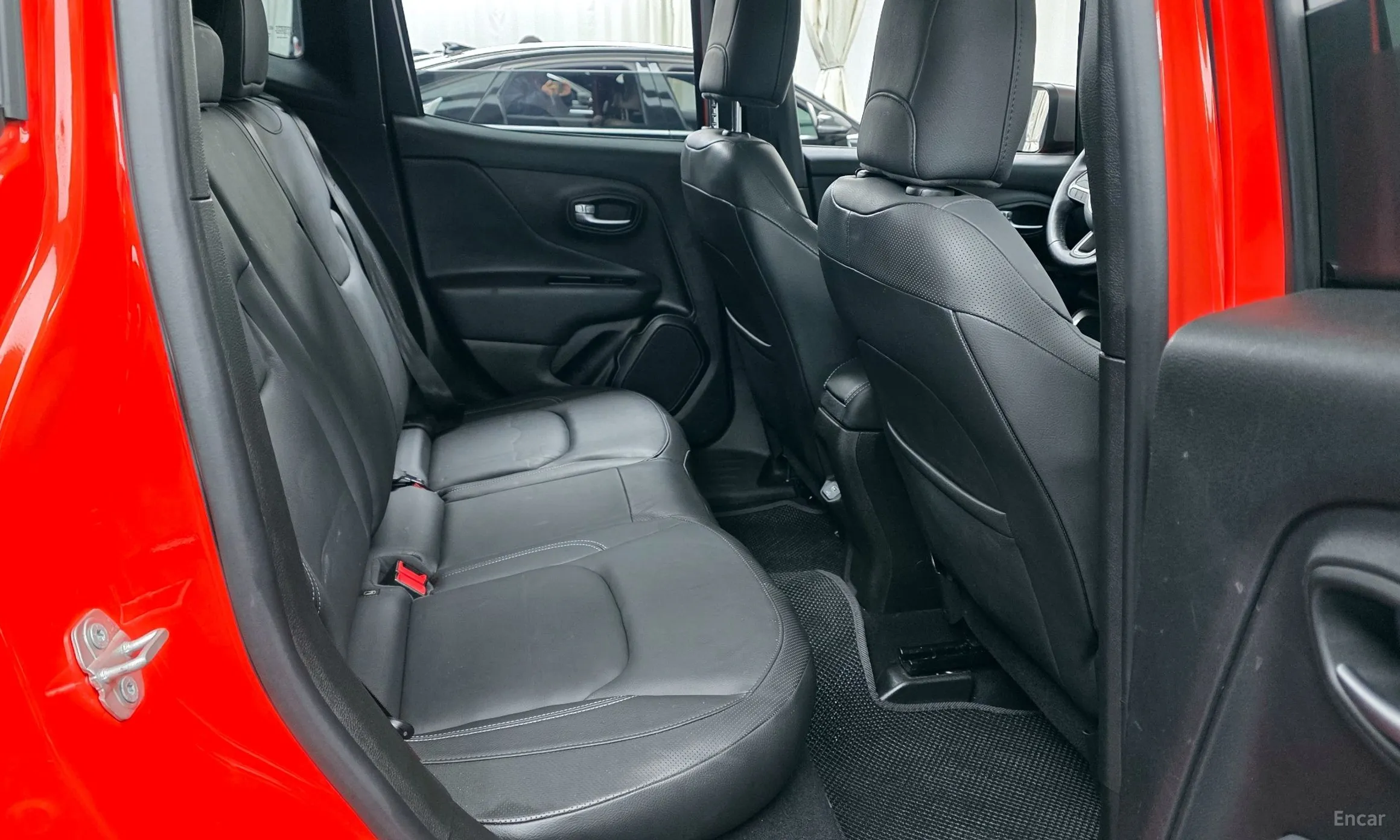 Jeep Renegade превью 12