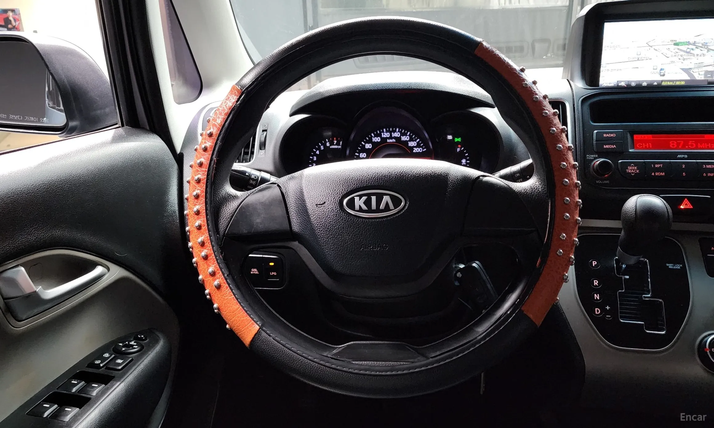 Kia Ray превью 13