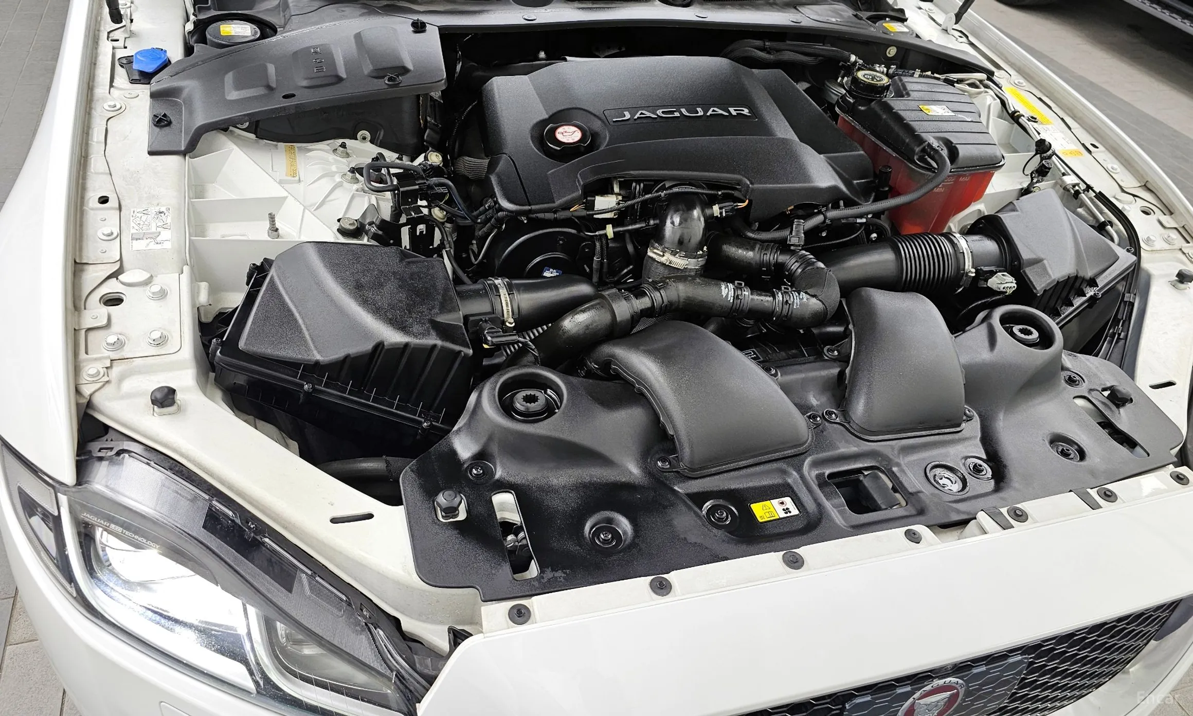 Jaguar All New XJ превью 6