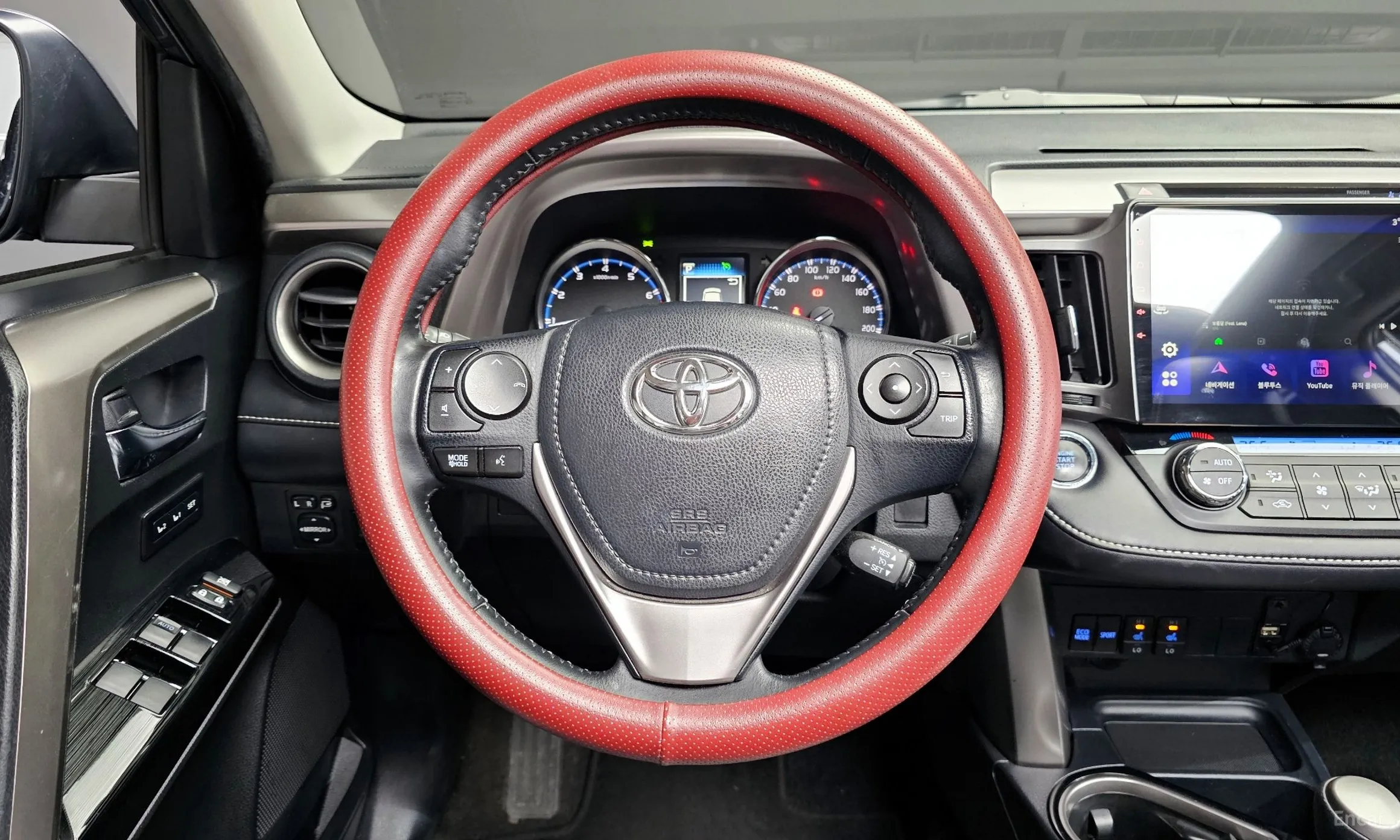 Toyota RAV4 превью 13