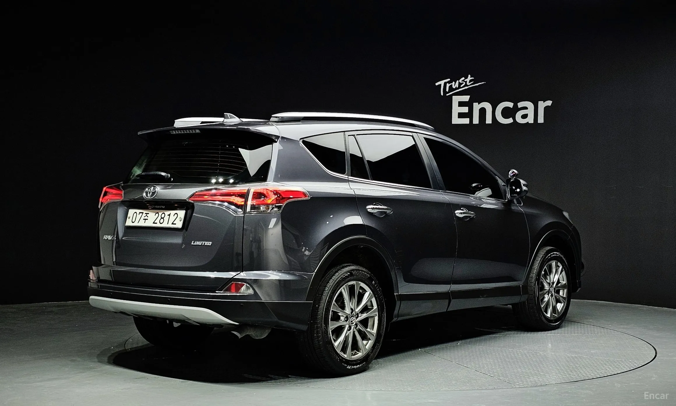 Toyota RAV4 превью 2