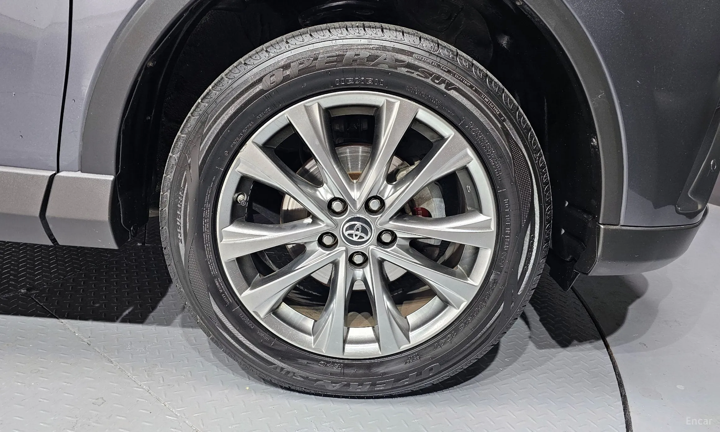 Toyota RAV4 превью 5