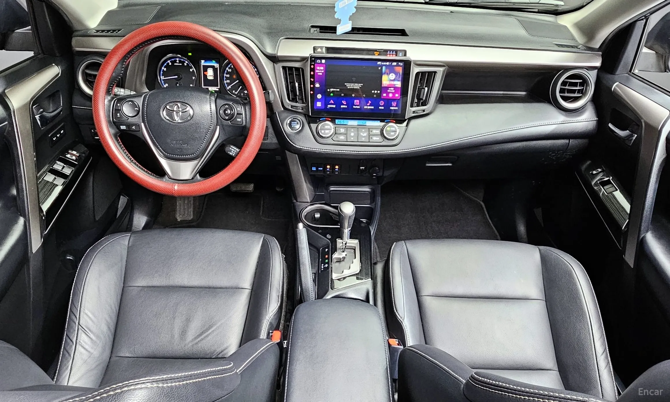 Toyota RAV4 превью 7