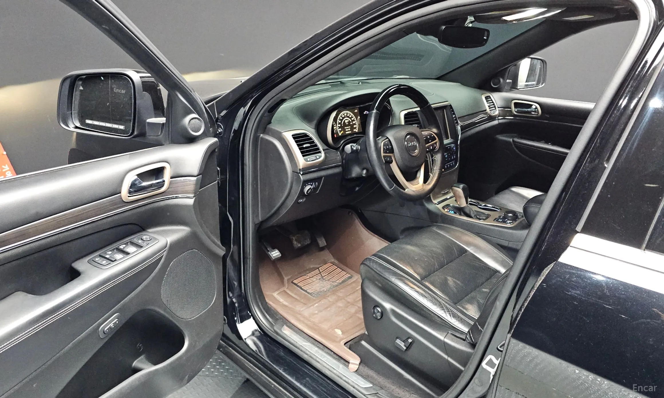 Jeep Grand Cherokee превью 10